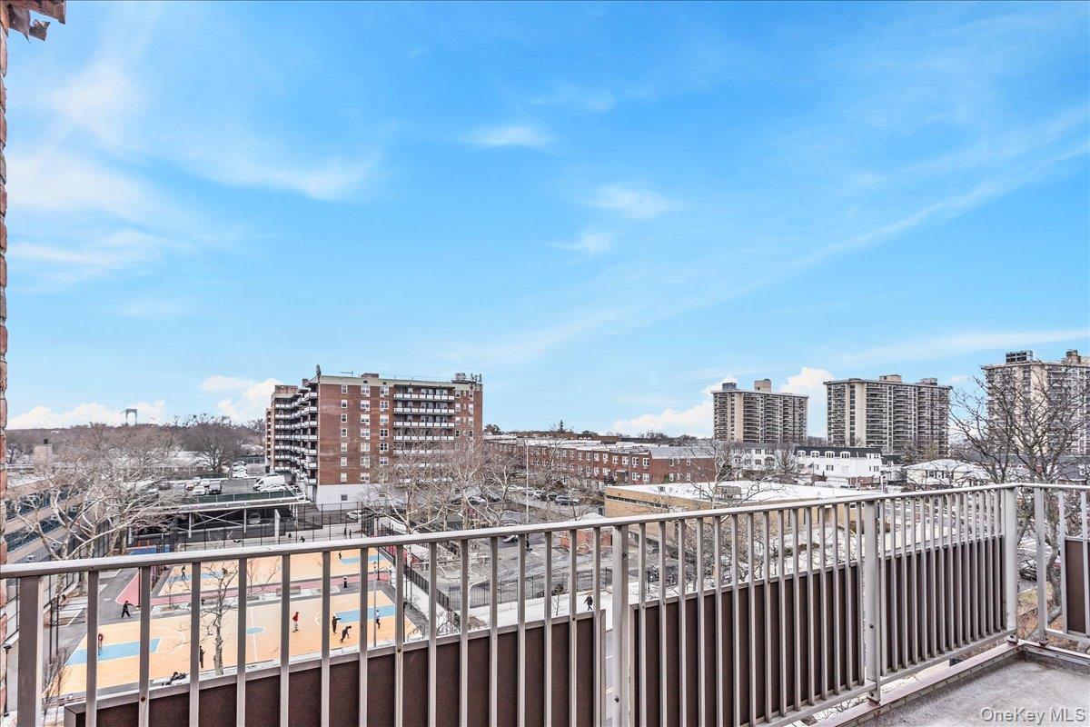 #7 photo, 212-30 23rd Avenue, קווינס Bayside , NY 11360