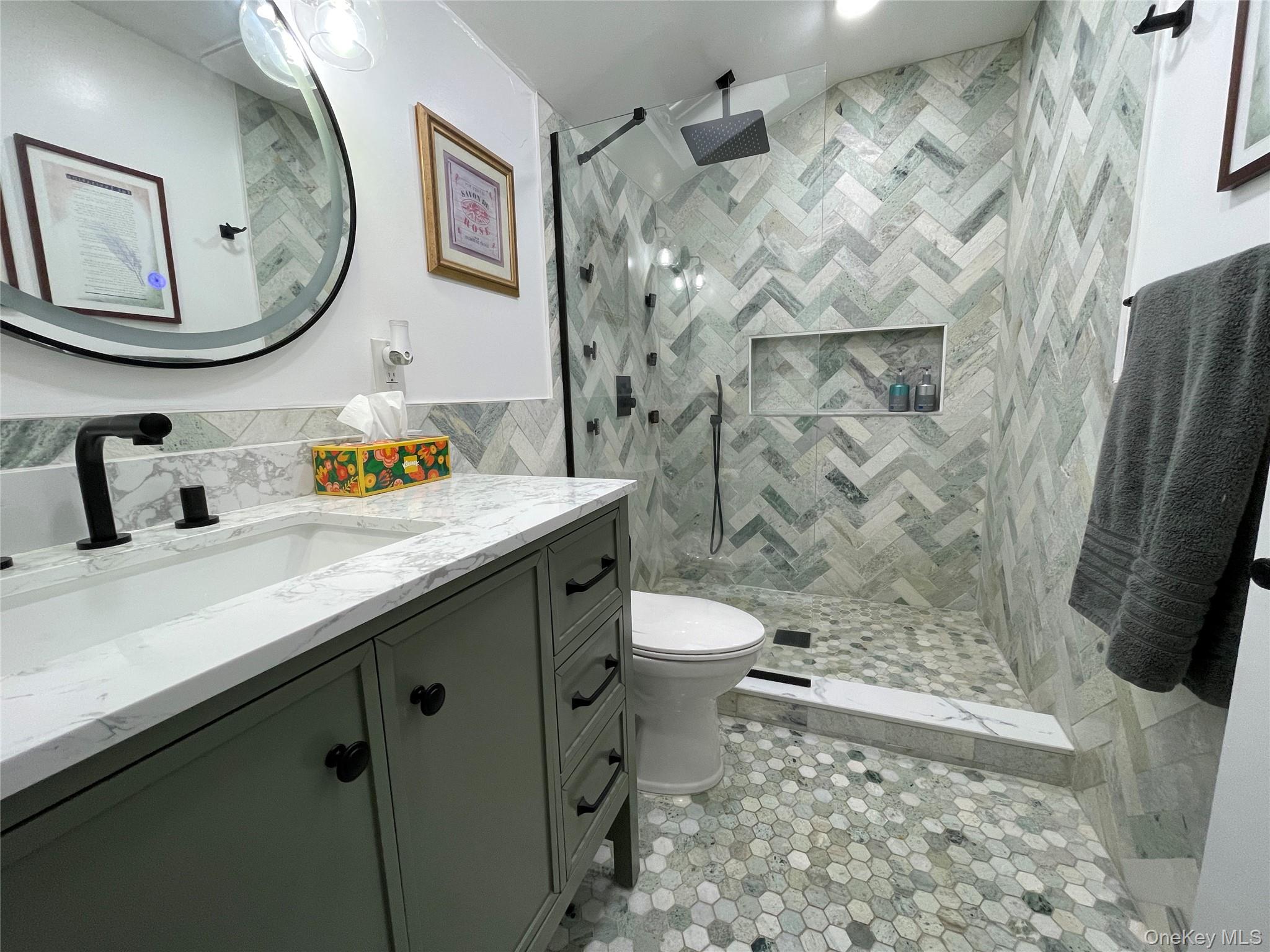 #19 photo, 946 Manor Lane, Bay Shore , NY 11706