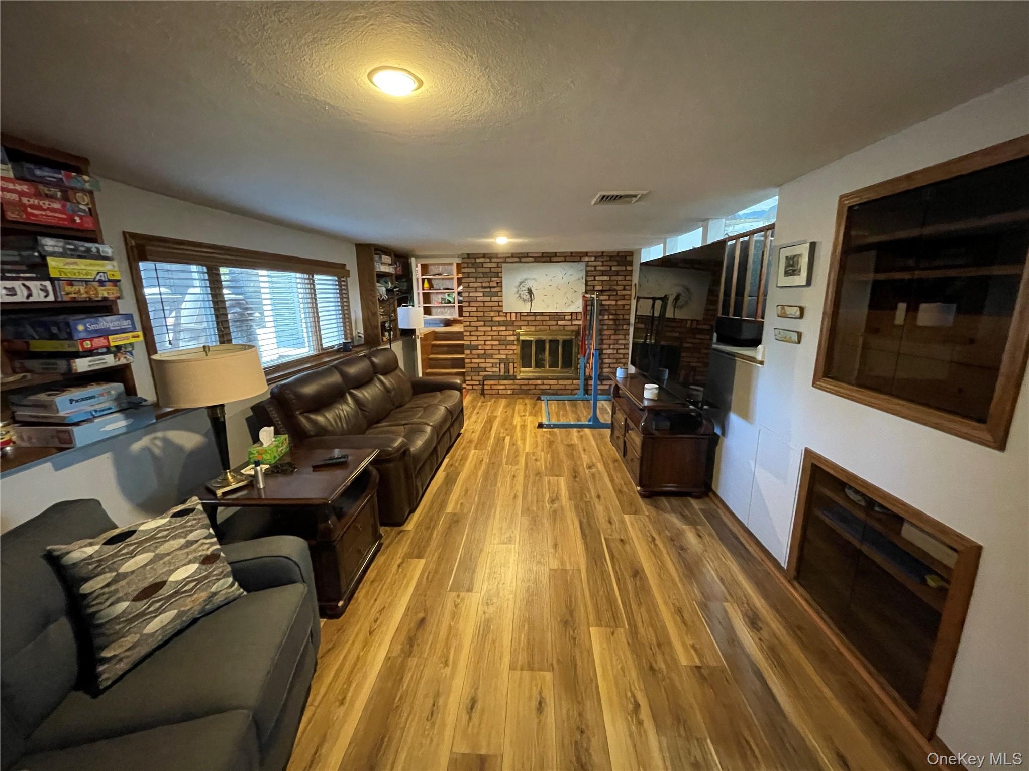 #20 photo, 946 Manor Lane, Bay Shore , NY 11706