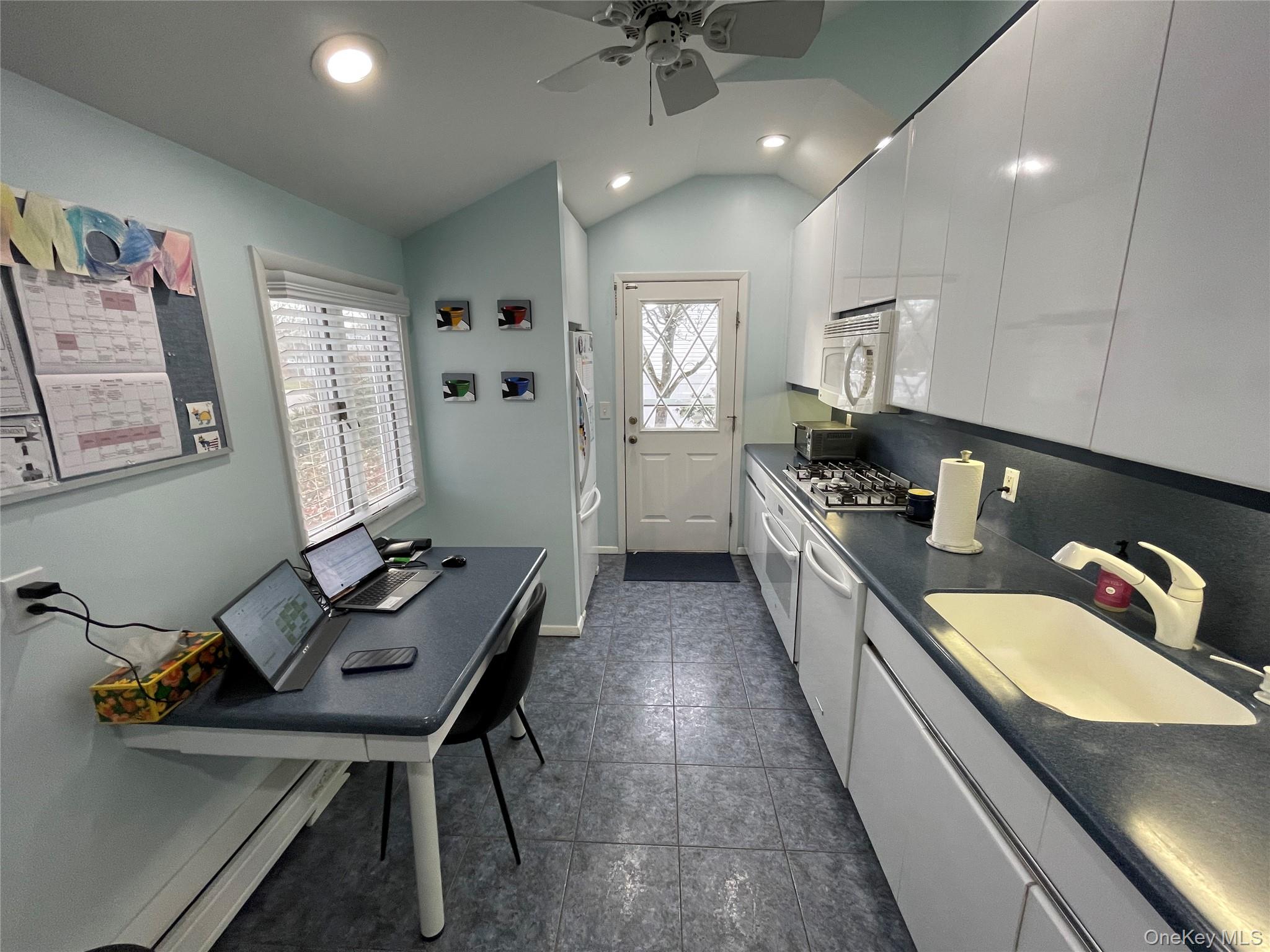 #9 photo, 946 Manor Lane, Bay Shore , NY 11706