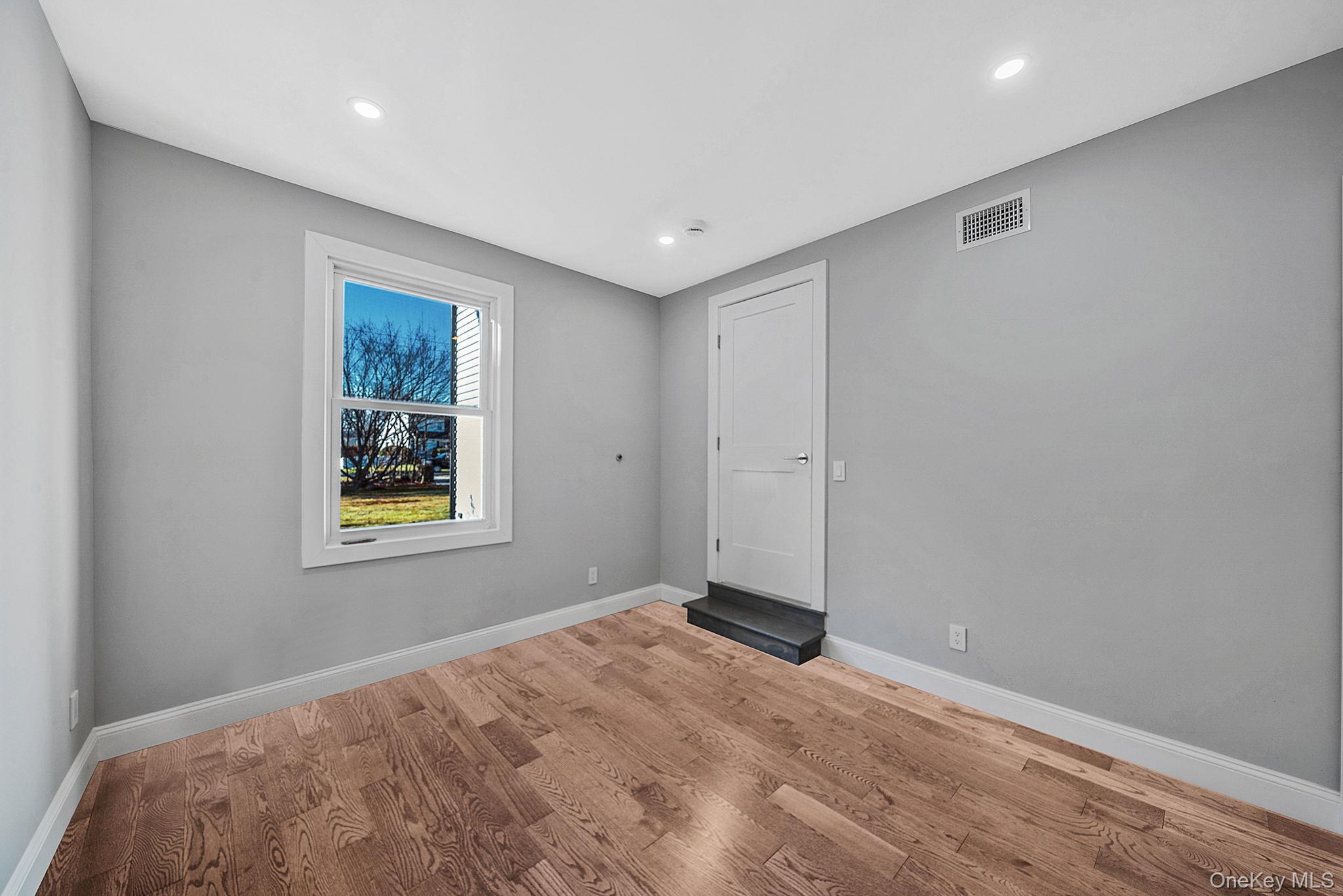 #16 photo, 141 Wilmot Road, Scarsdale , NY 10583