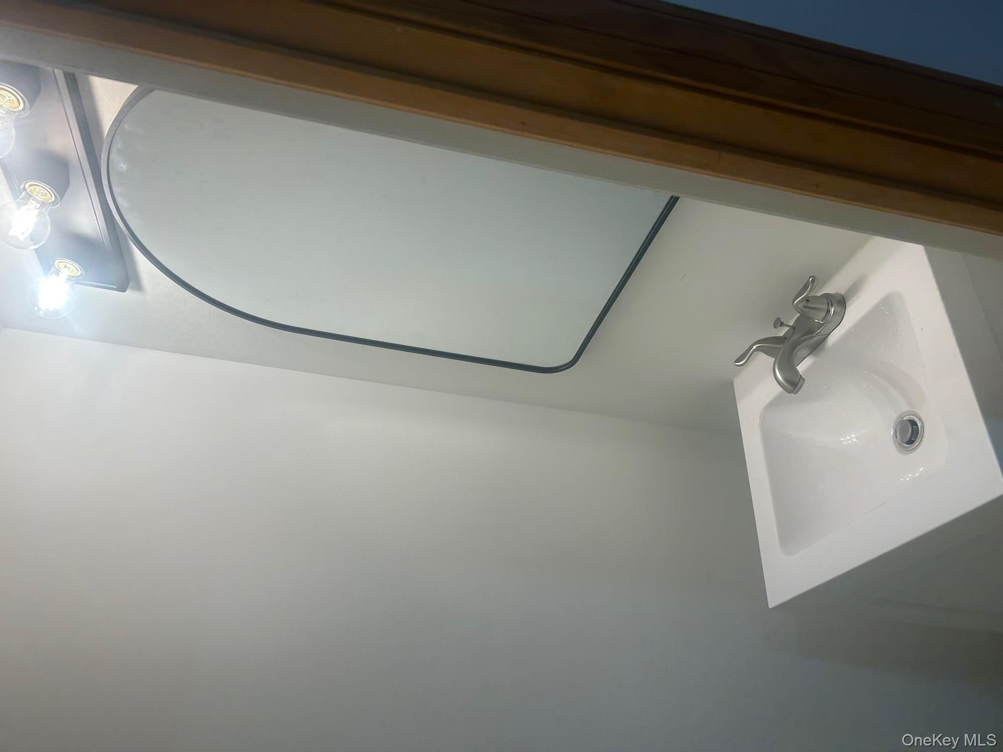 #12 photo, 676 Front Street, מחוז נסאו Hempstead , NY 11550