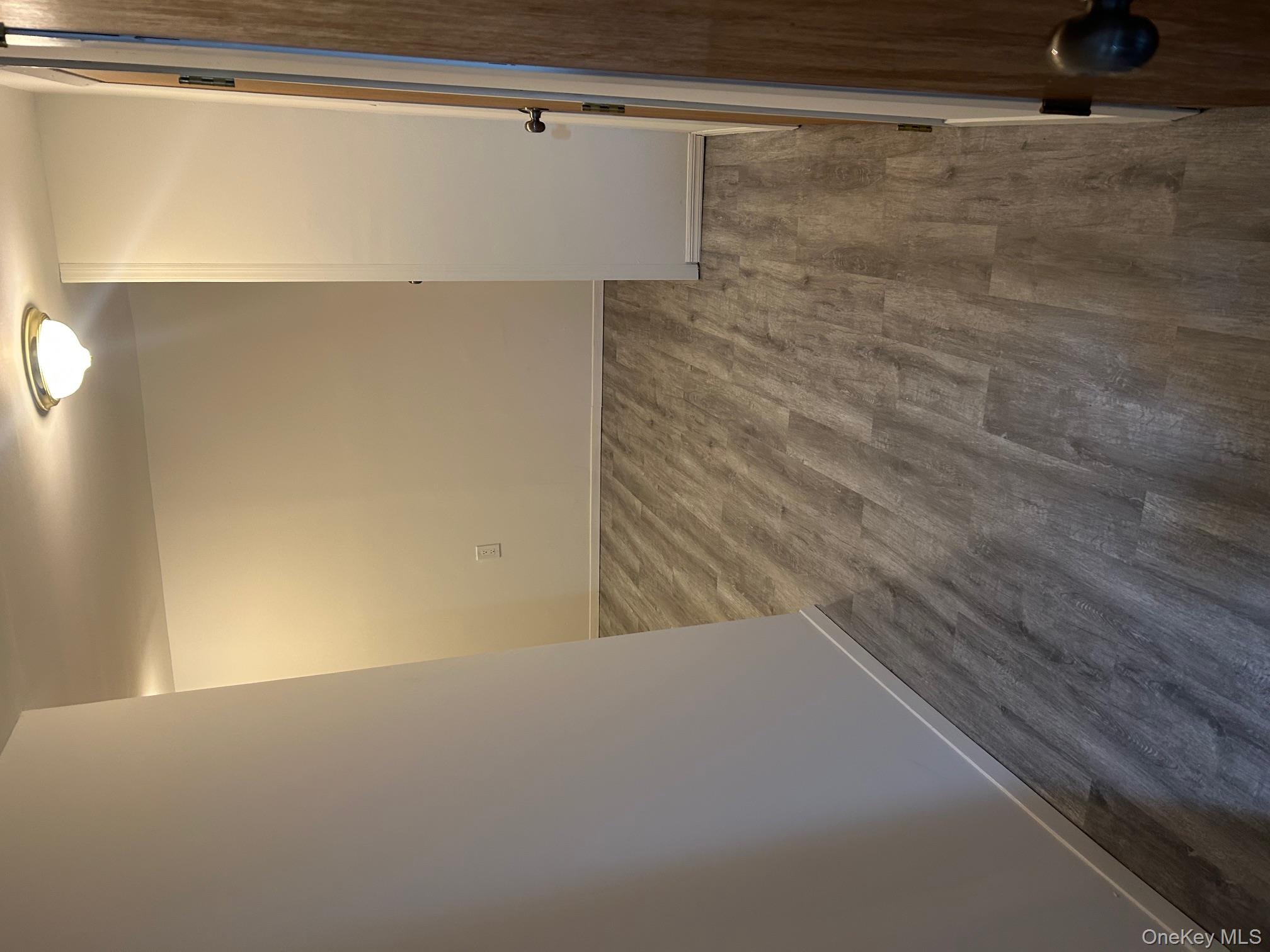 #15 photo, 676 Front Street, מחוז נסאו Hempstead , NY 11550