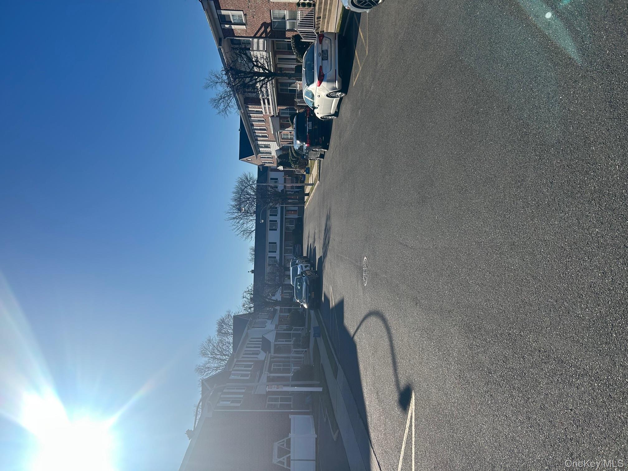 #3 photo, 676 Front Street, מחוז נסאו Hempstead , NY 11550