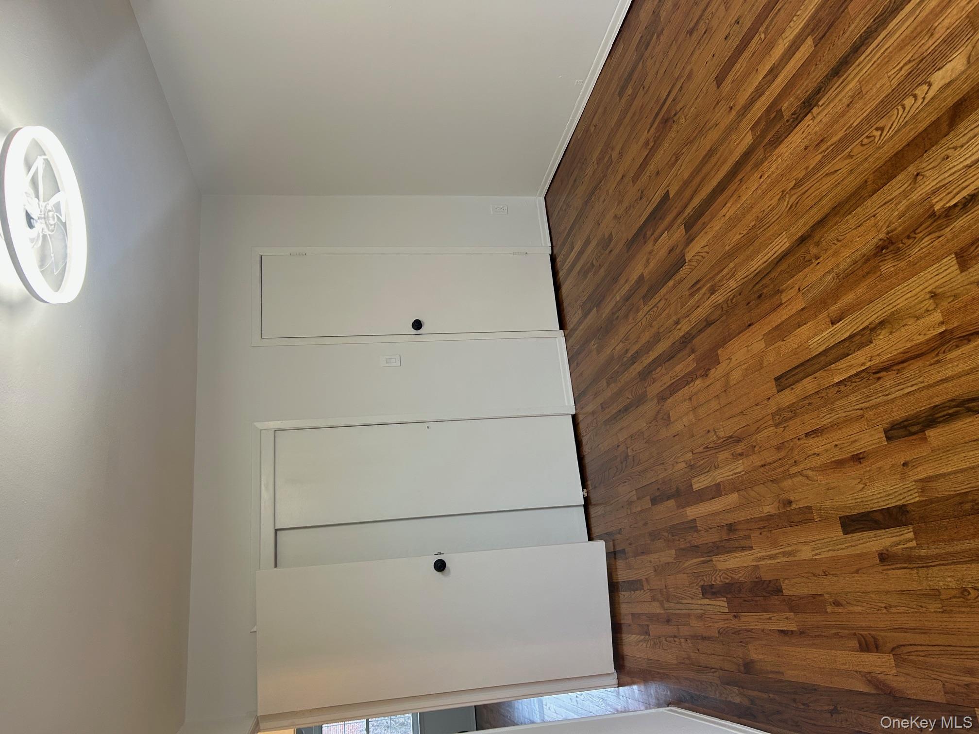 #7 photo, 676 Front Street, מחוז נסאו Hempstead , NY 11550