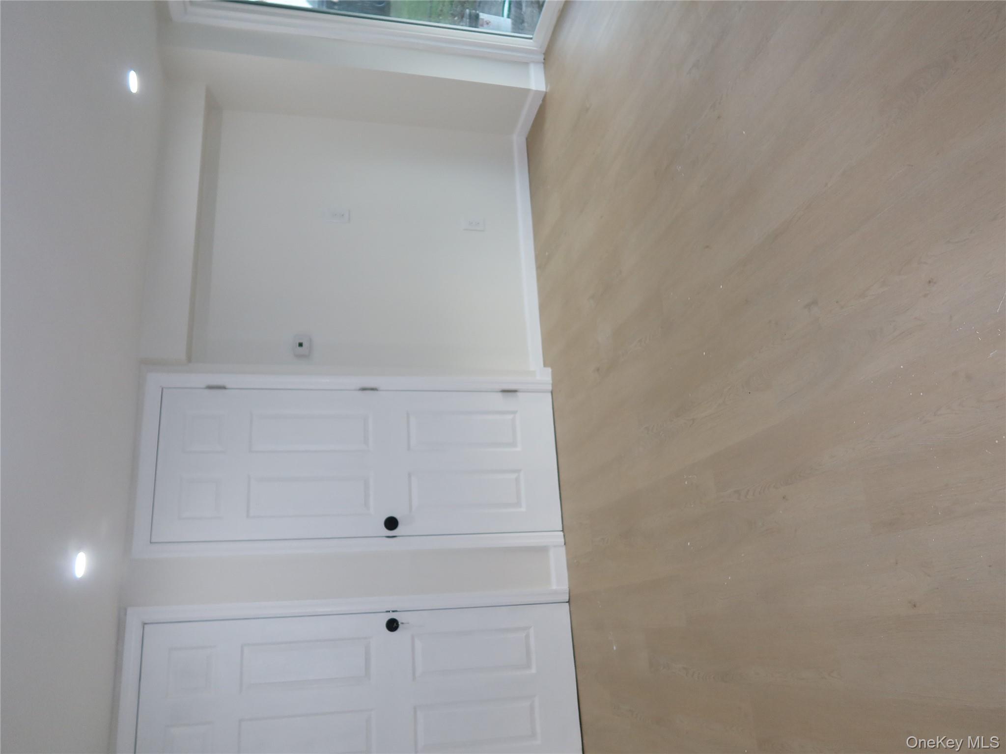 #11 photo, 528 Canary Place, North Babylon , NY 11703