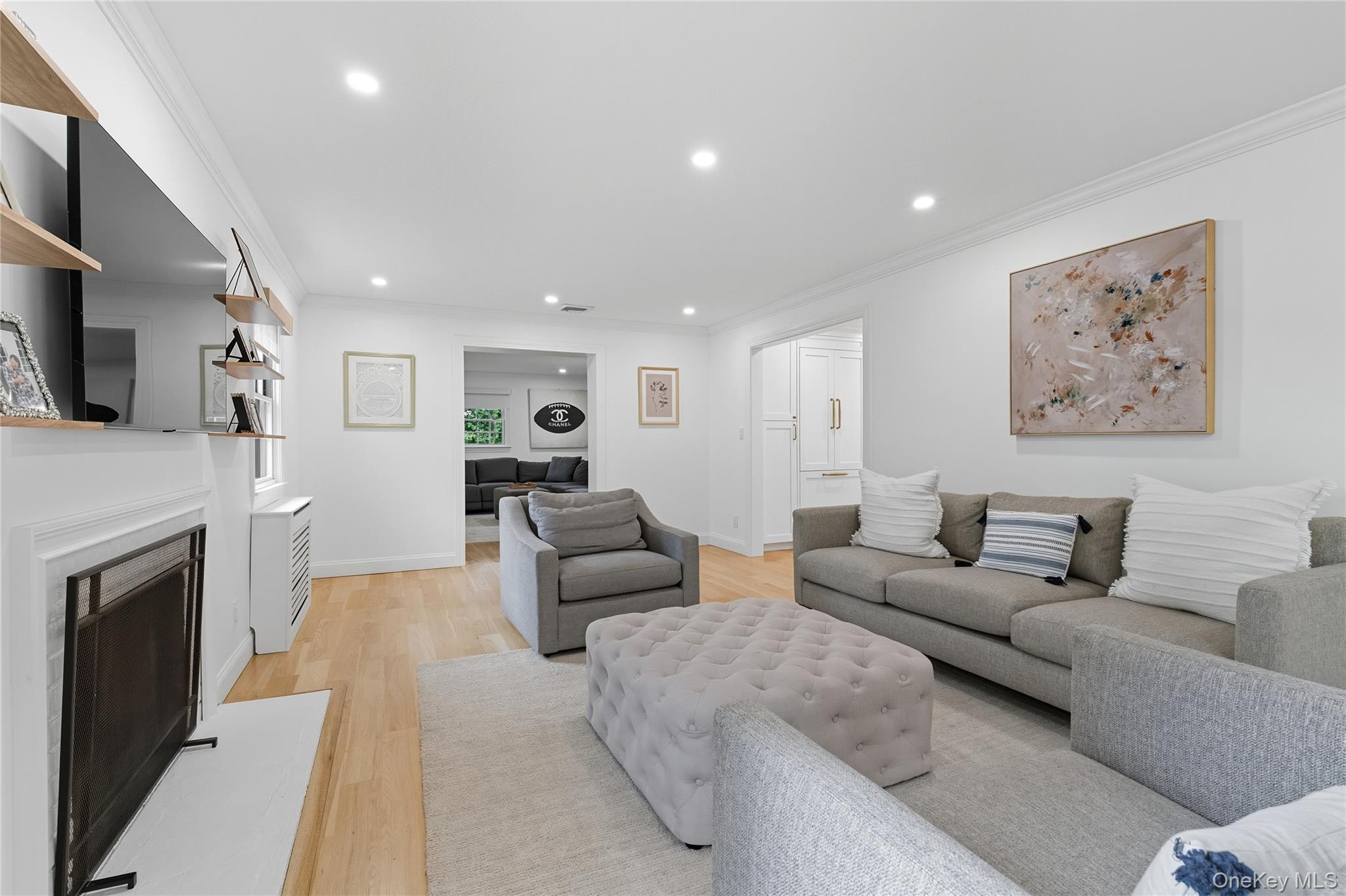 #16 photo, 17 Entrance Road, מחוז נסאו East Hills , NY 11577