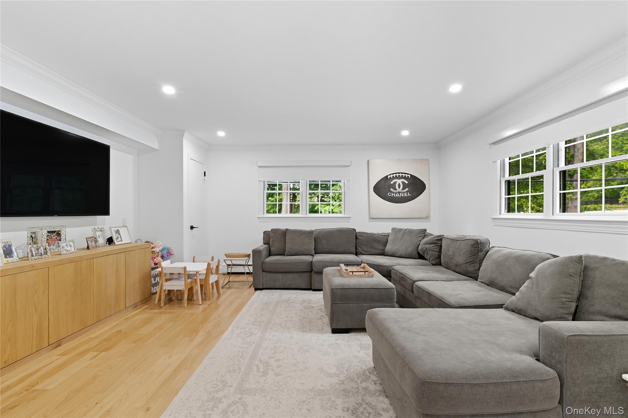 #17 photo, 17 Entrance Road, מחוז נסאו East Hills , NY 11577