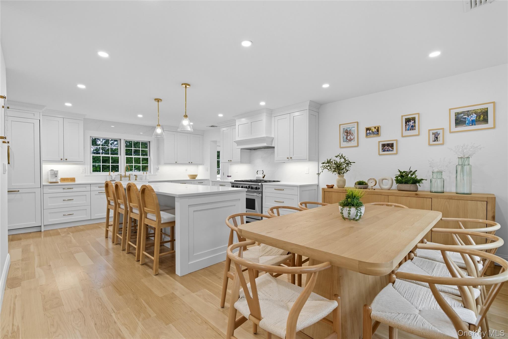 #8 photo, 17 Entrance Road, מחוז נסאו East Hills , NY 11577