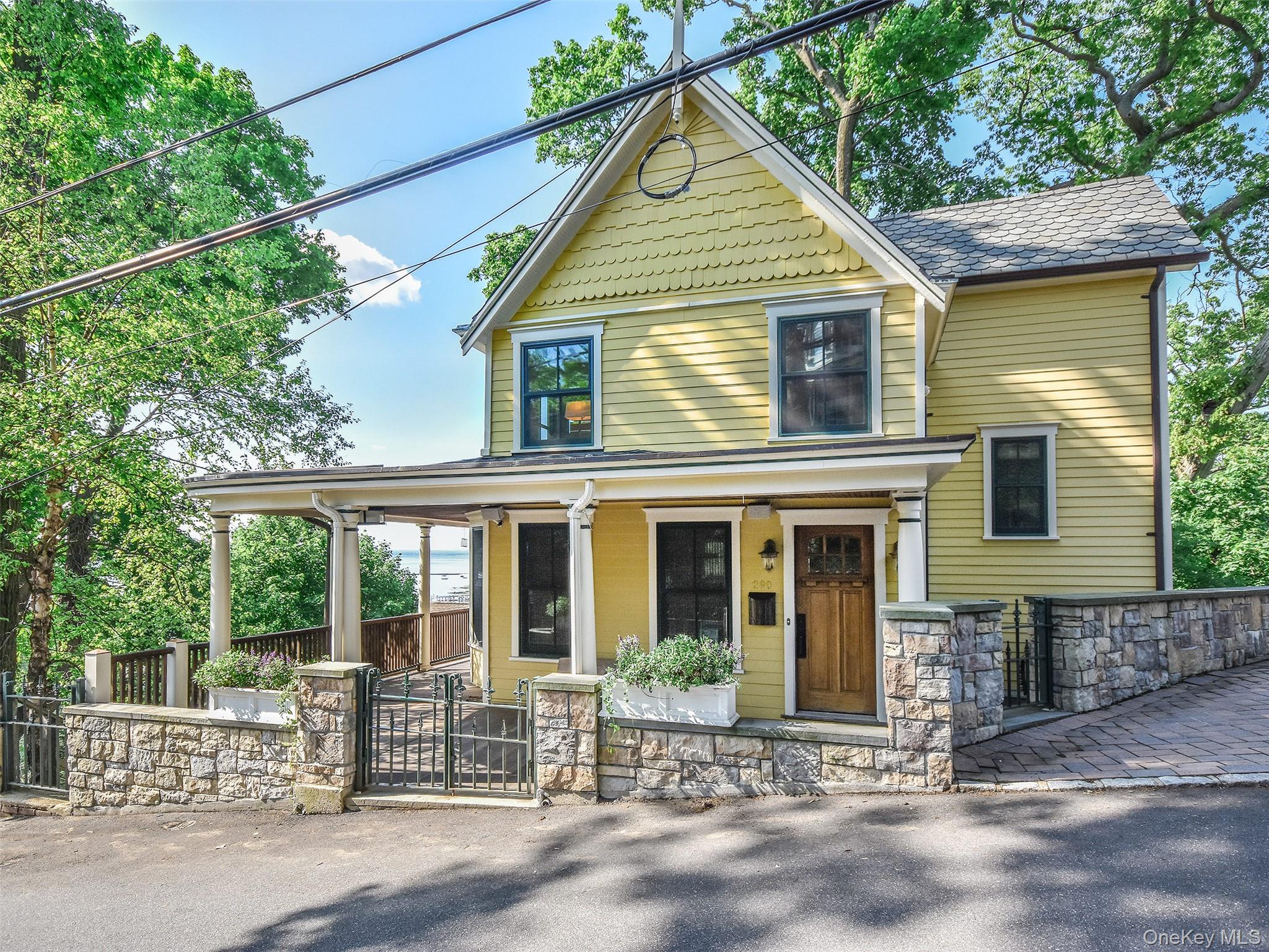 #1 photo, 290 8th, 롱 아일랜드 Sea Cliff , NY 11579