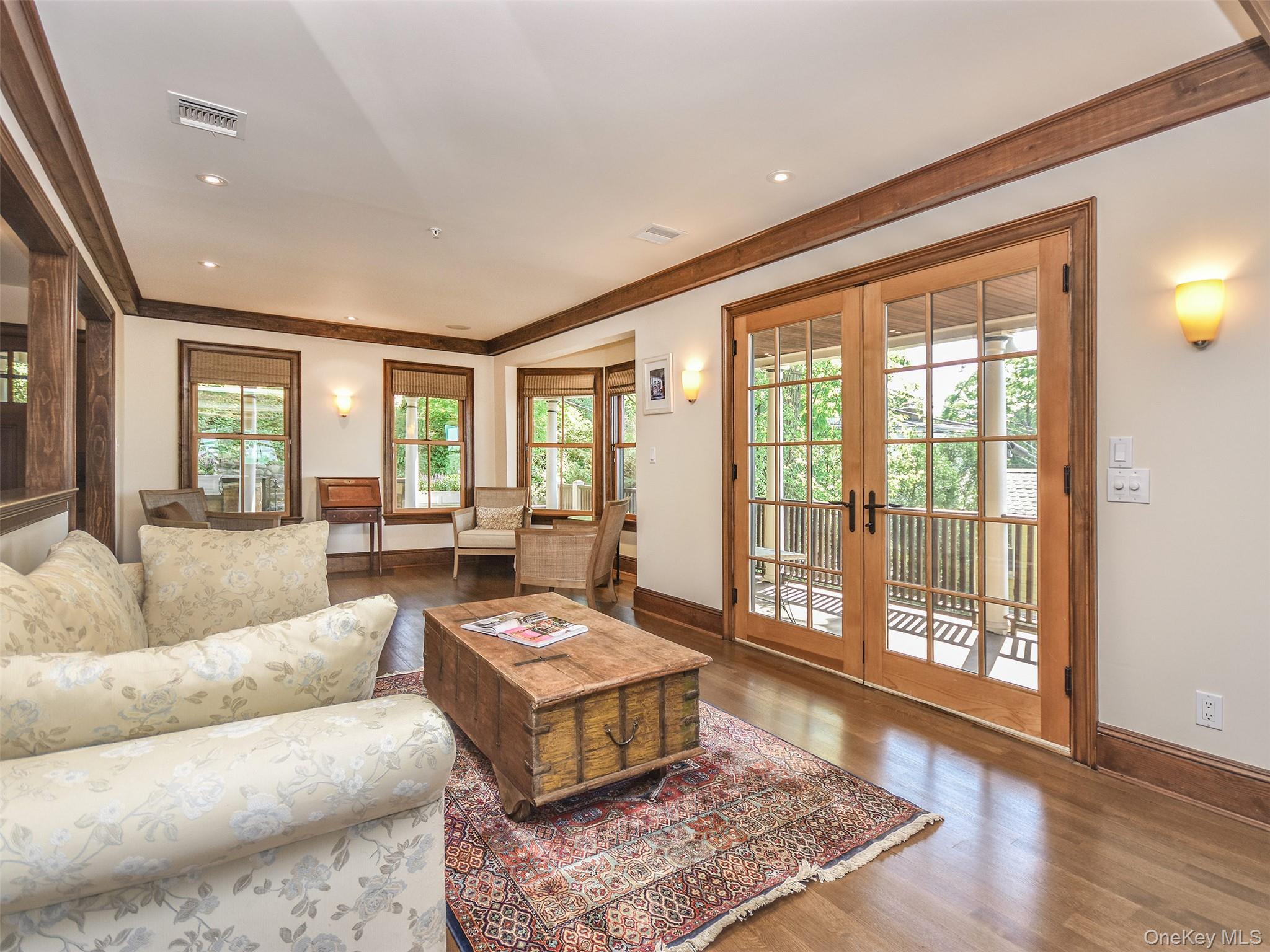 #8 photo, 290 8th, 롱 아일랜드 Sea Cliff , NY 11579