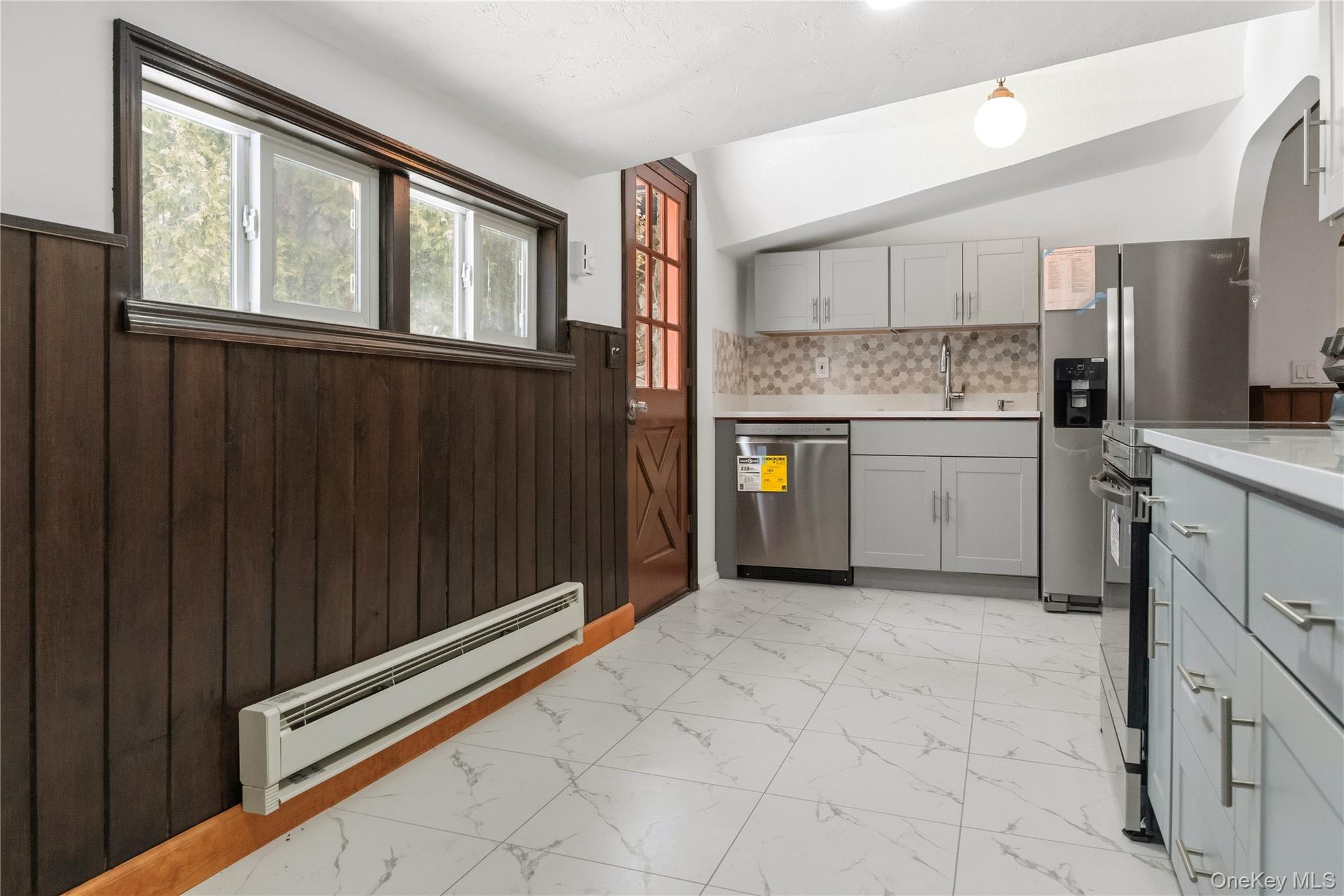 #4 photo, 378 Broadway 9W, Esopus , NY 12487