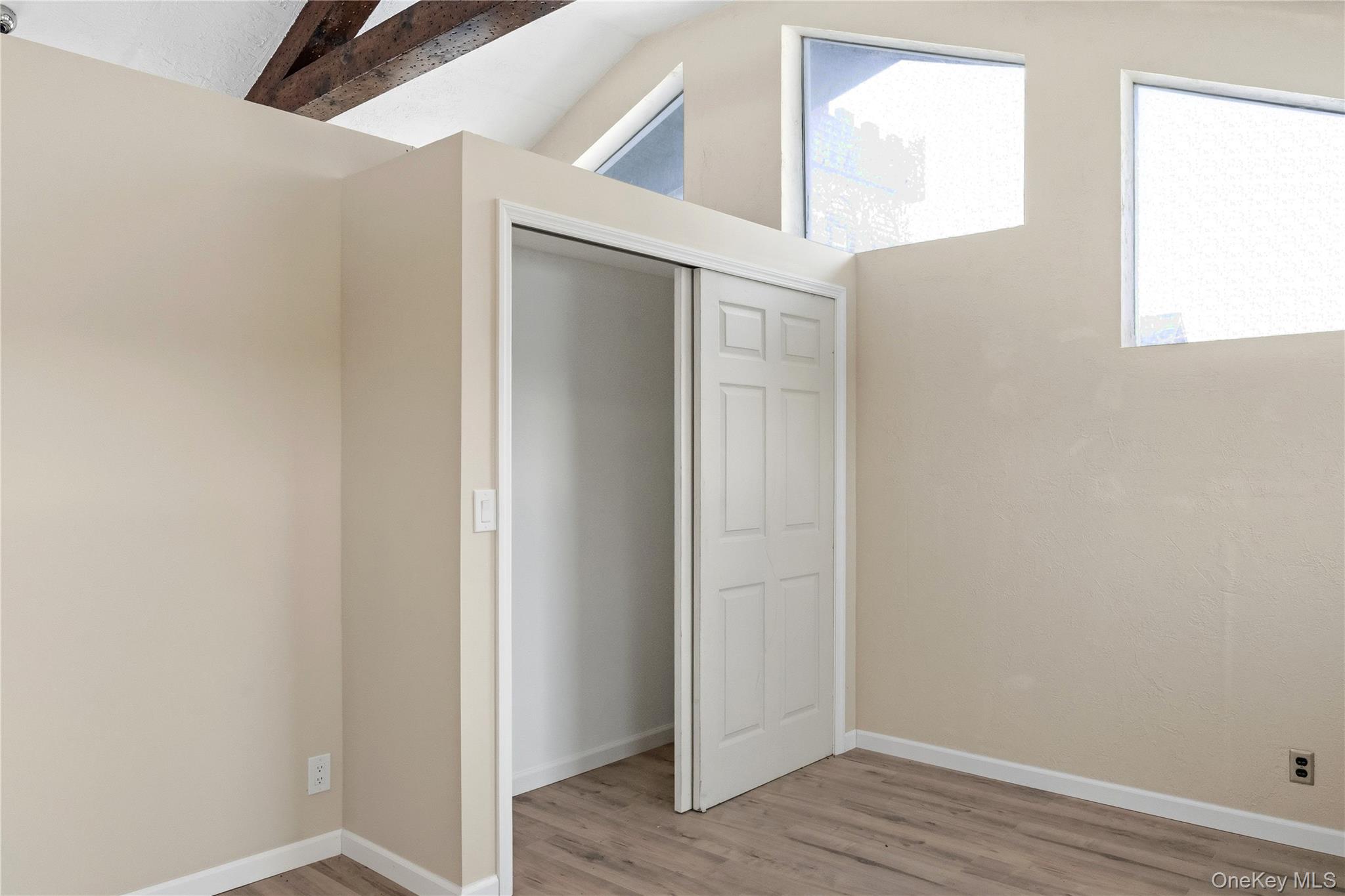 #12 photo, 378 Broadway 9W, Esopus , NY 12487