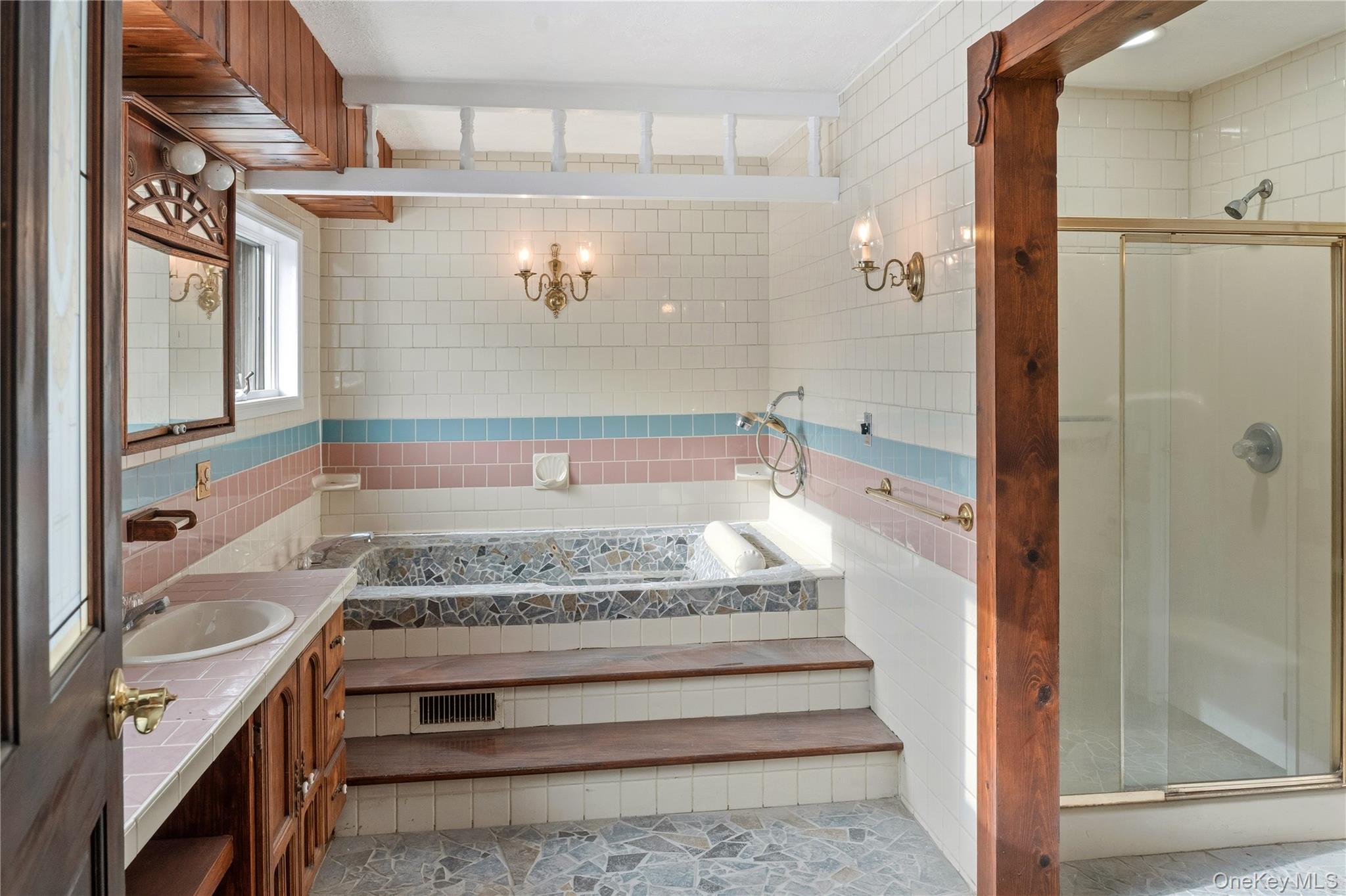 #18 photo, 378 Broadway 9W, Esopus , NY 12487