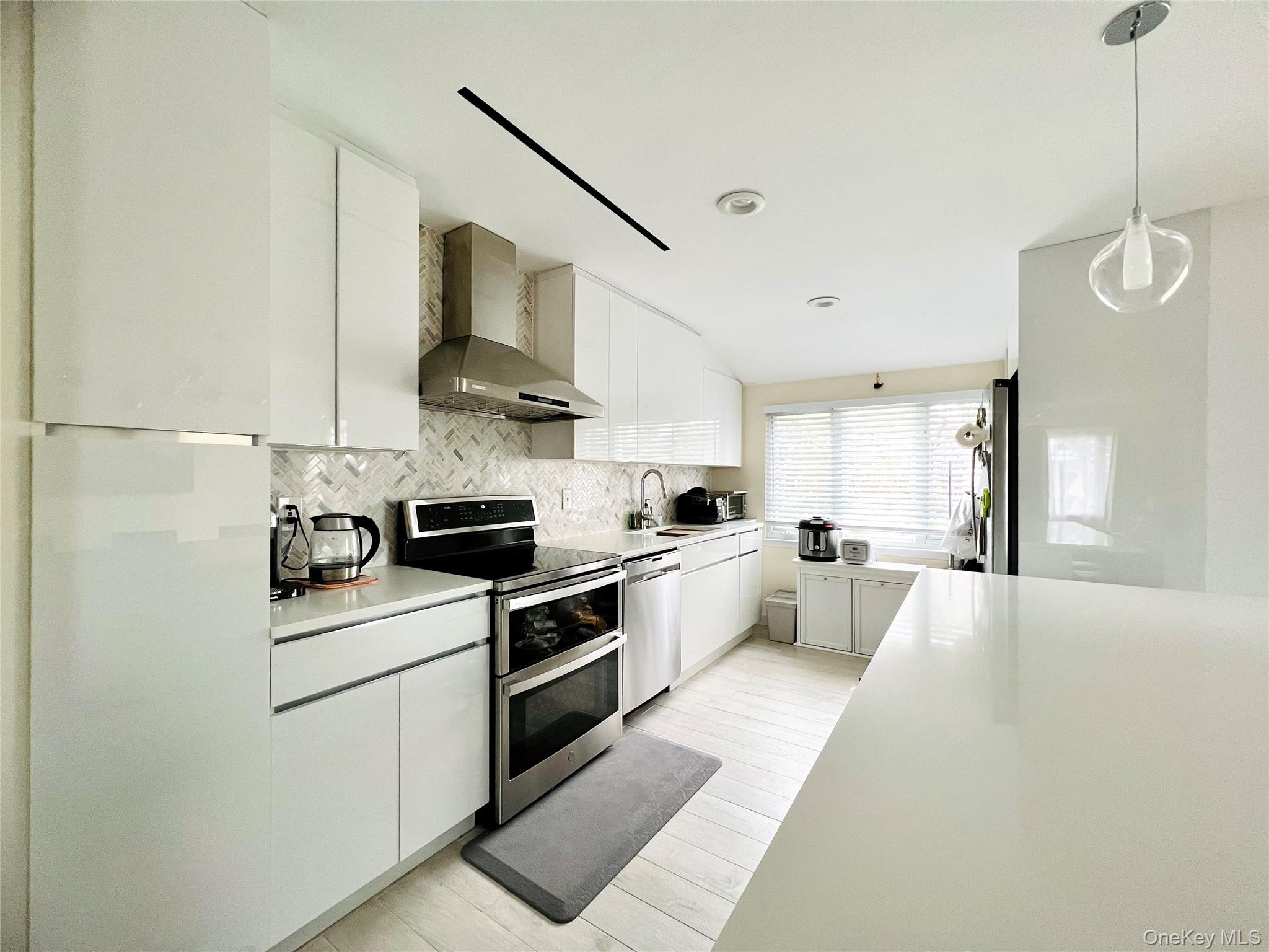 #2 photo, 66 Smith Street, Glen Cove , NY 11542