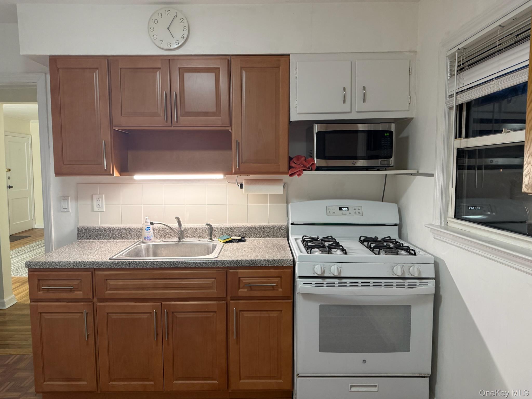 #2 photo, 218-11 94th Avenue, क्वीन्स गाँव Queens Village , NY 11428