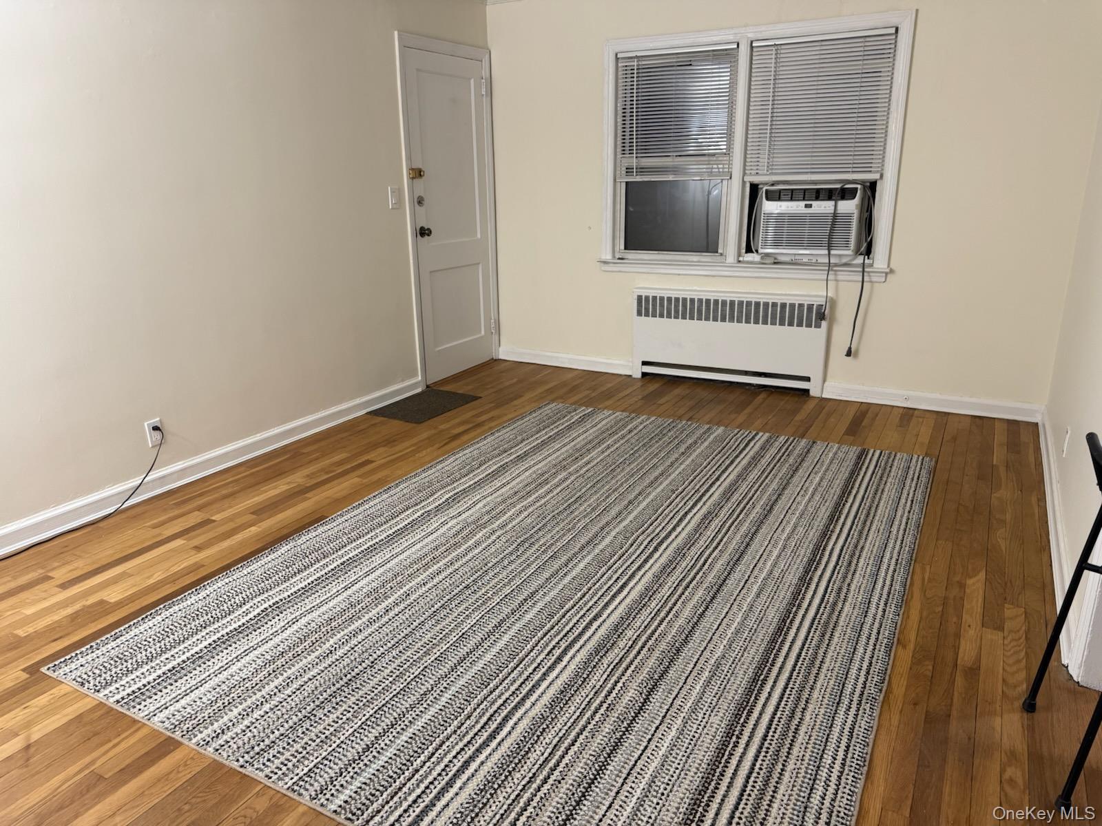 #4 photo, 218-11 94th Avenue, क्वीन्स गाँव Queens Village , NY 11428