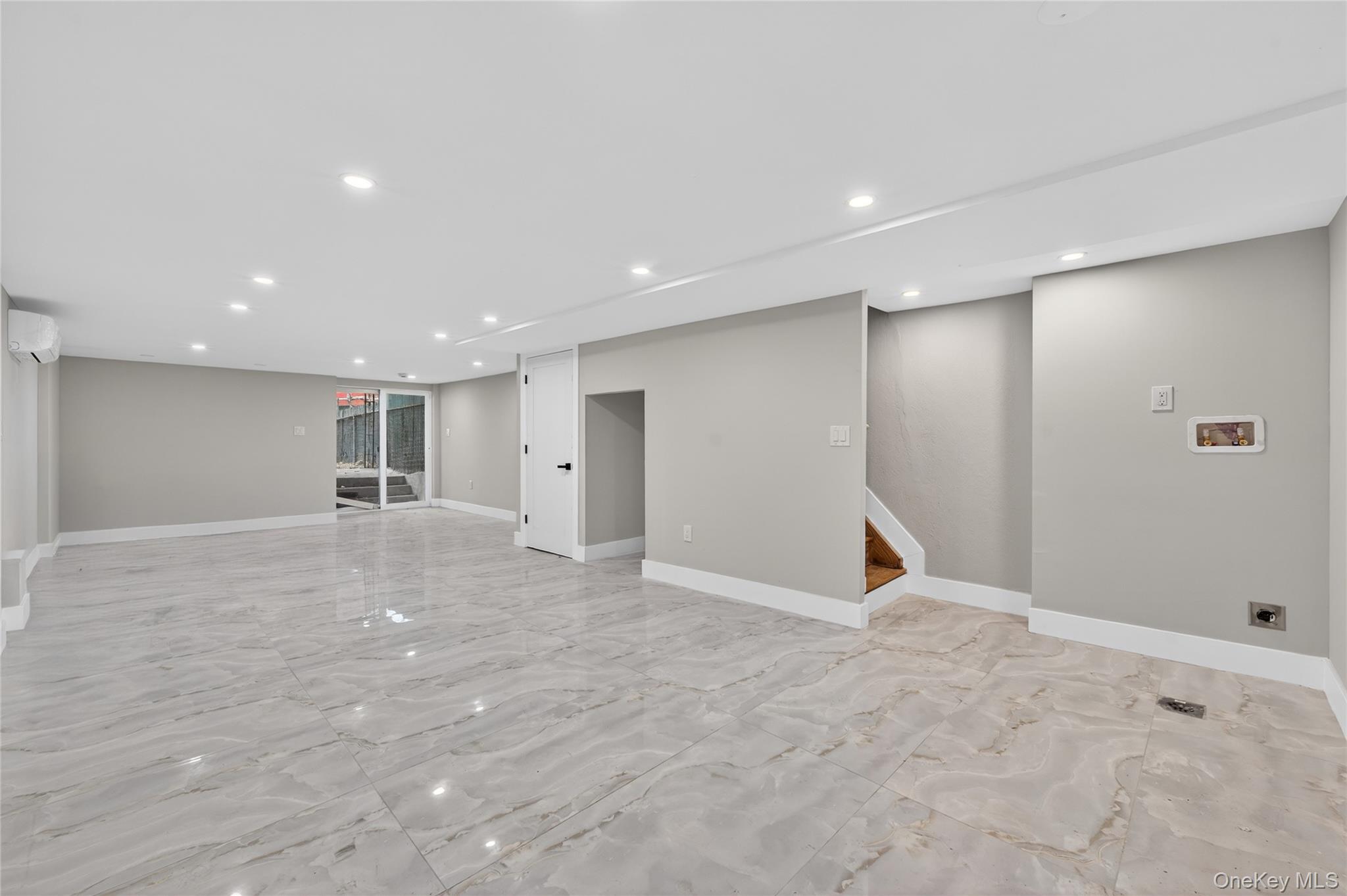 #16 photo, 10240 220th Street, Queens Village , NY 11429