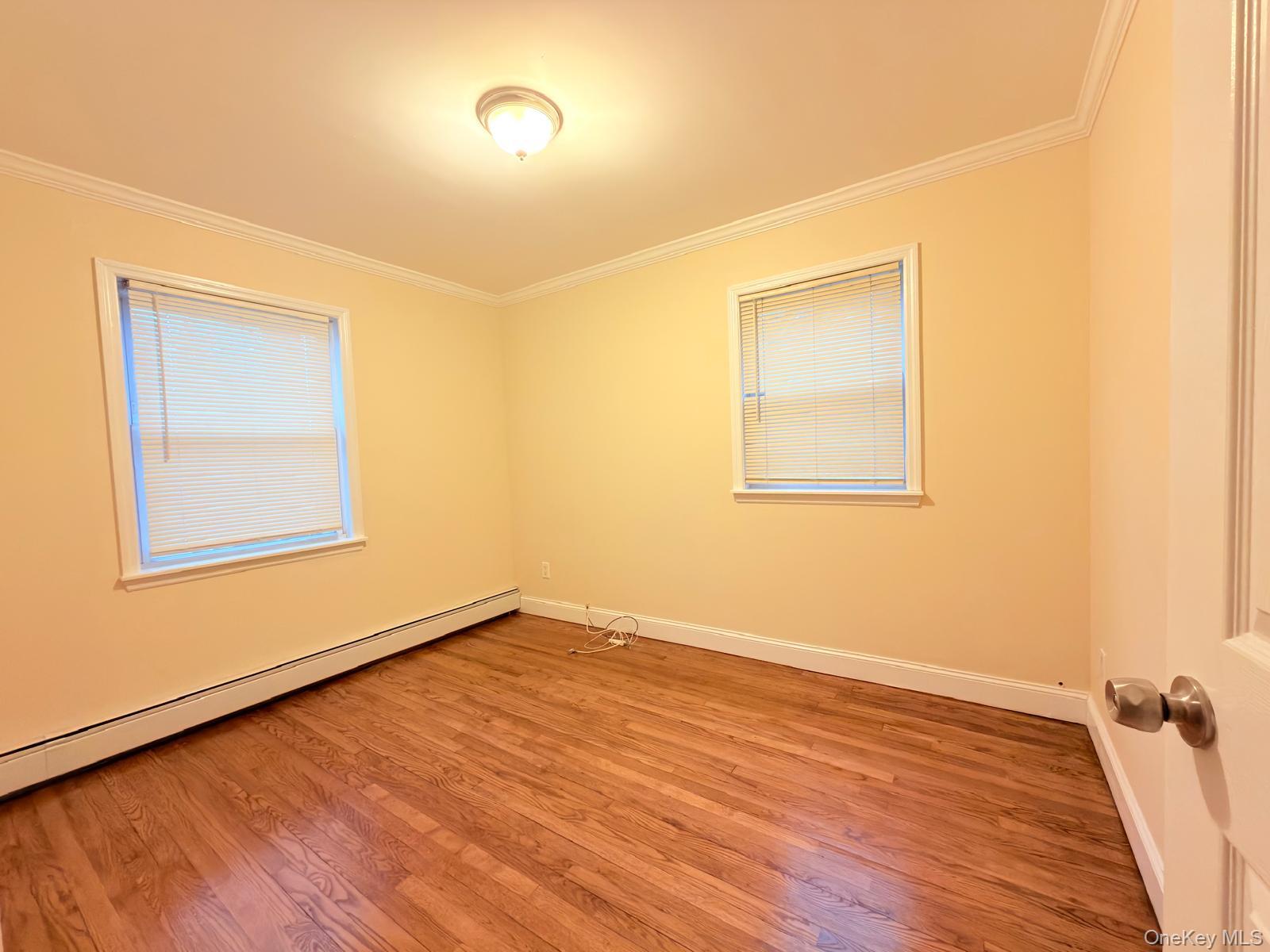 #12 photo, 35 N 16th Street, Саффолк ‖ Wheatley Heights , NY 11798