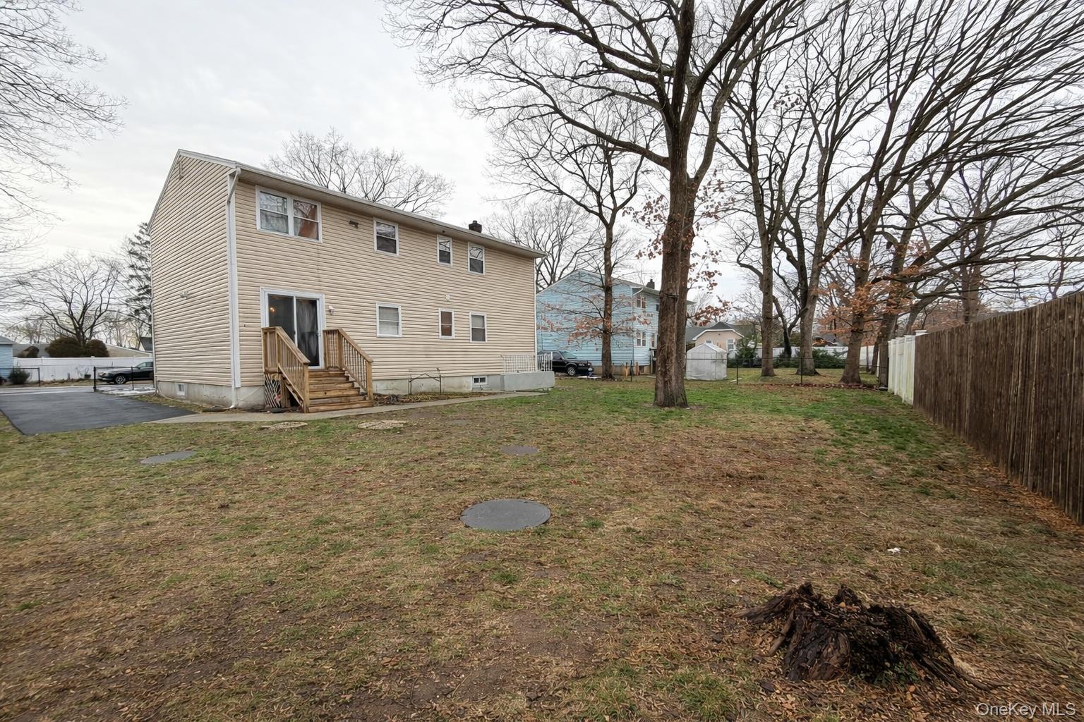 #18 photo, 35 N 16th Street, Саффолк ‖ Wheatley Heights , NY 11798