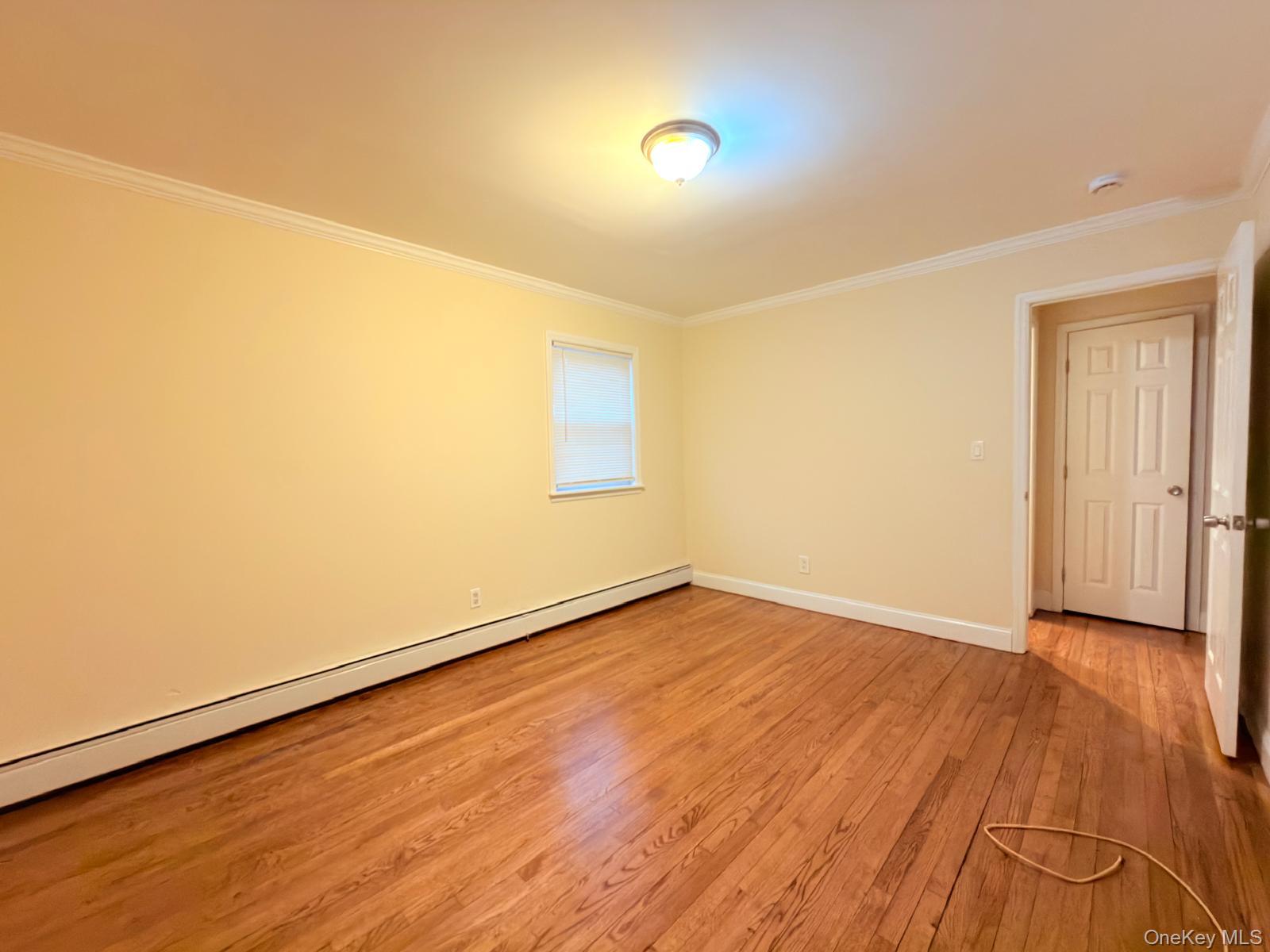 #9 photo, 35 N 16th Street, Саффолк ‖ Wheatley Heights , NY 11798