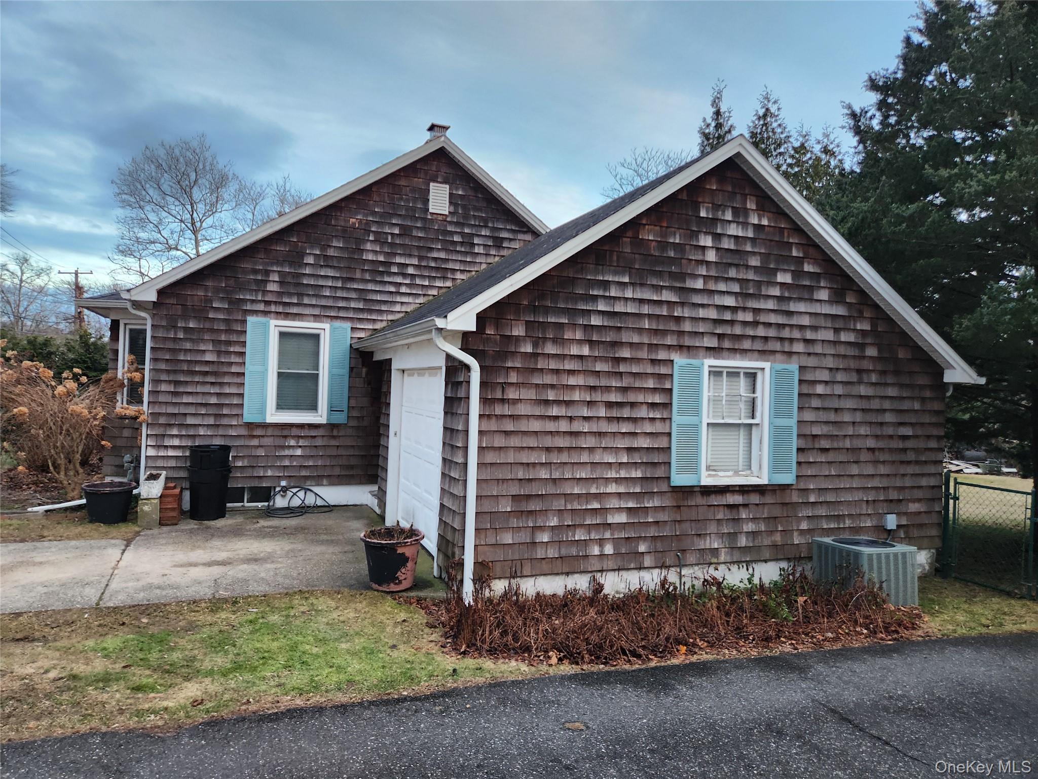 #1 photo, 53 Riverside Drive, Riverhead , NY 11901