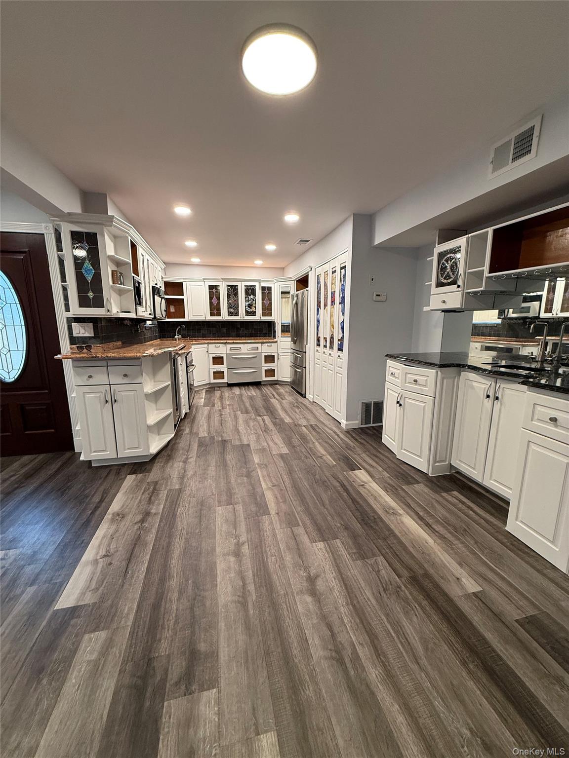 #4 photo, 253 Feller Drive, Саффолк ‖ Central Islip , NY 11722