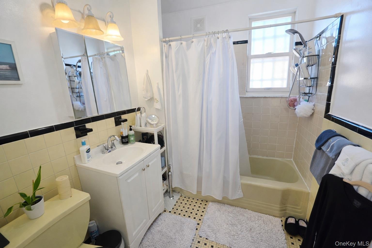 #11 photo, 35-03 24th Avenue, 뉴욕퀸즈 Astoria , NY 11103