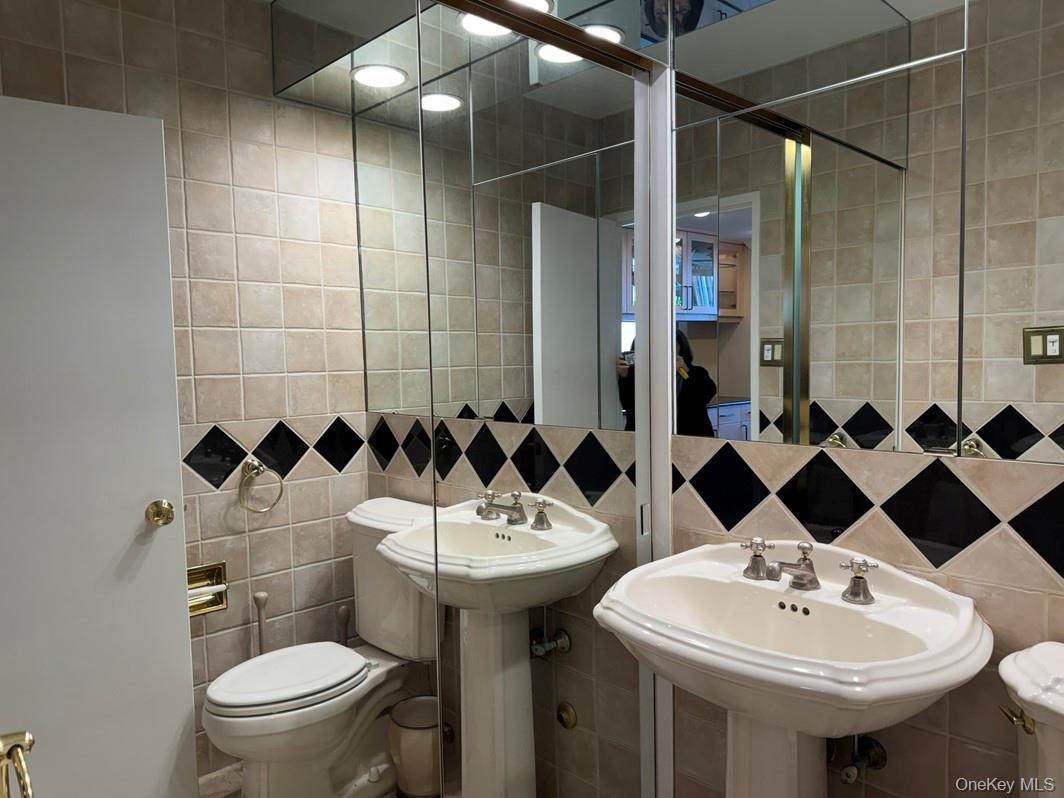 #10 photo, 27110 Grand Central Parkway, Floral Park , NY 11005