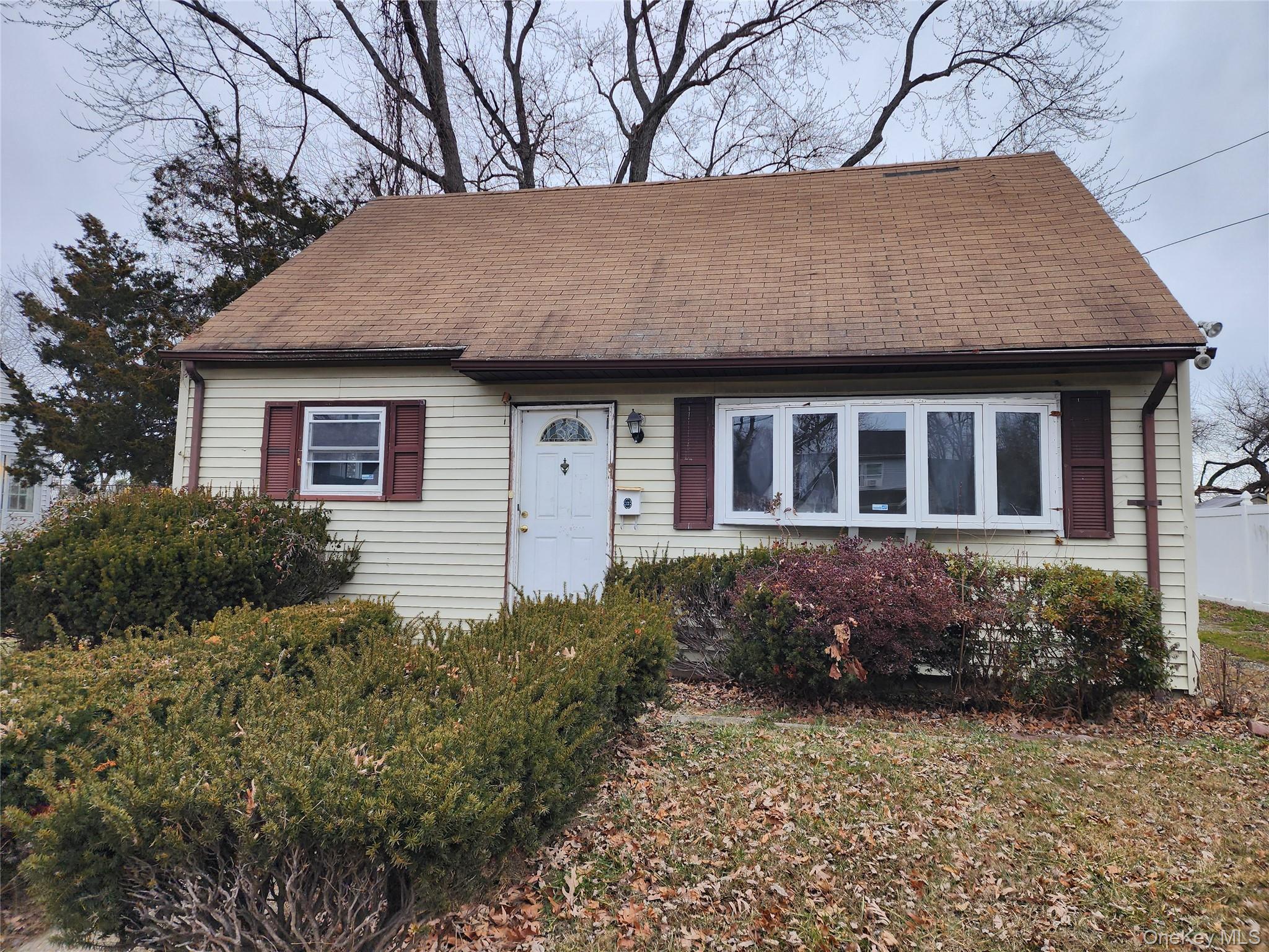 #1 photo, 33 Parkway Boulevard, Саффолк ‖ Wyandanch , NY 11798