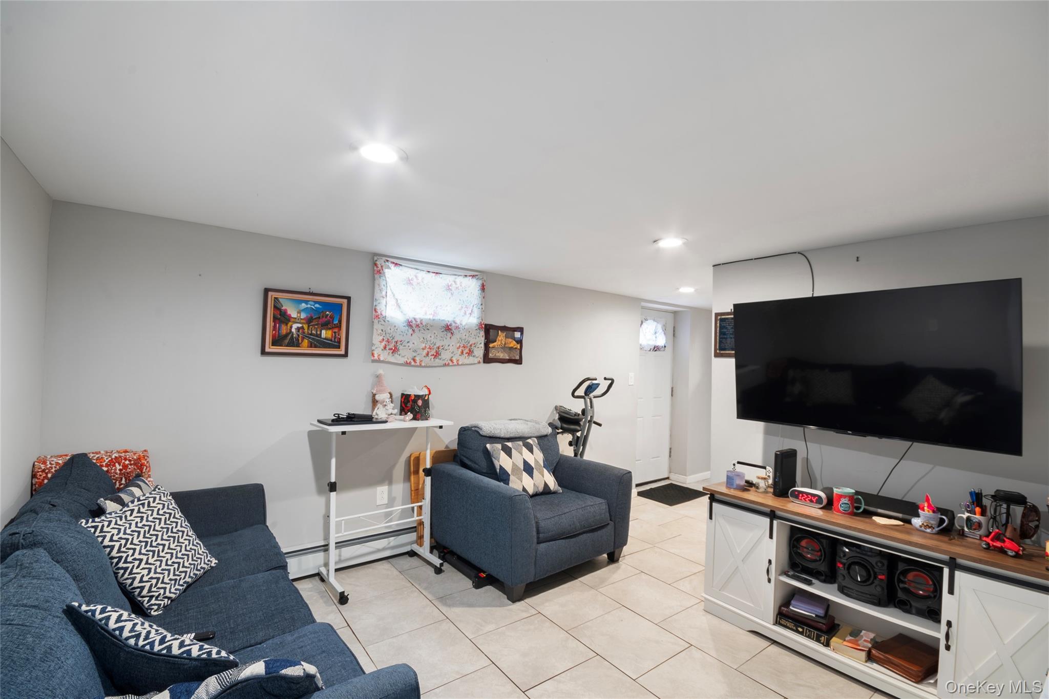 #16 photo, 505 Madison Avenue, 东长岛 Brentwood , NY 11717