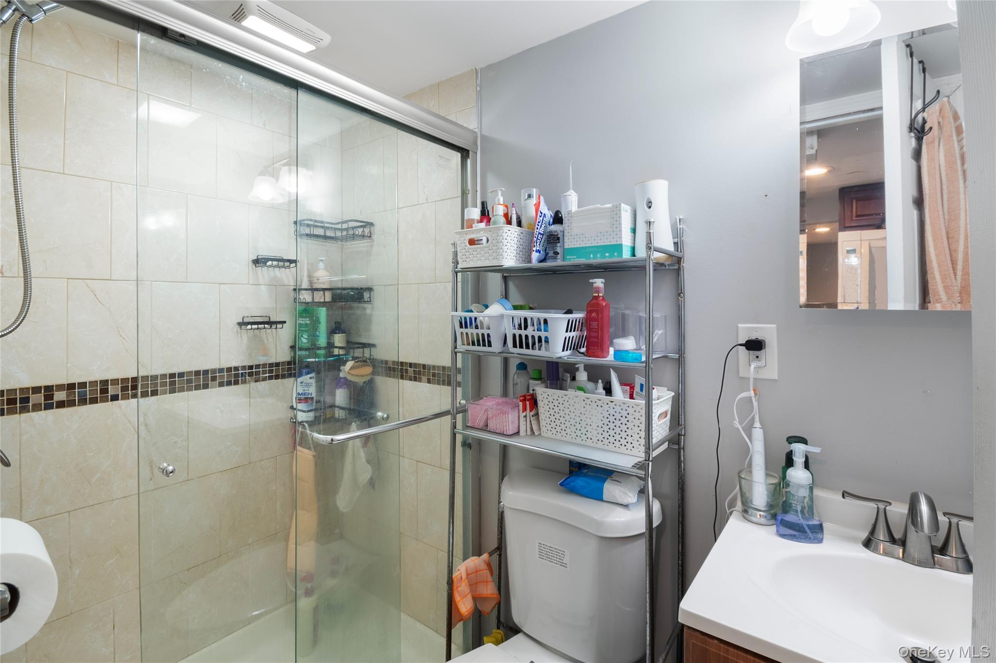 #19 photo, 505 Madison Avenue, 东长岛 Brentwood , NY 11717