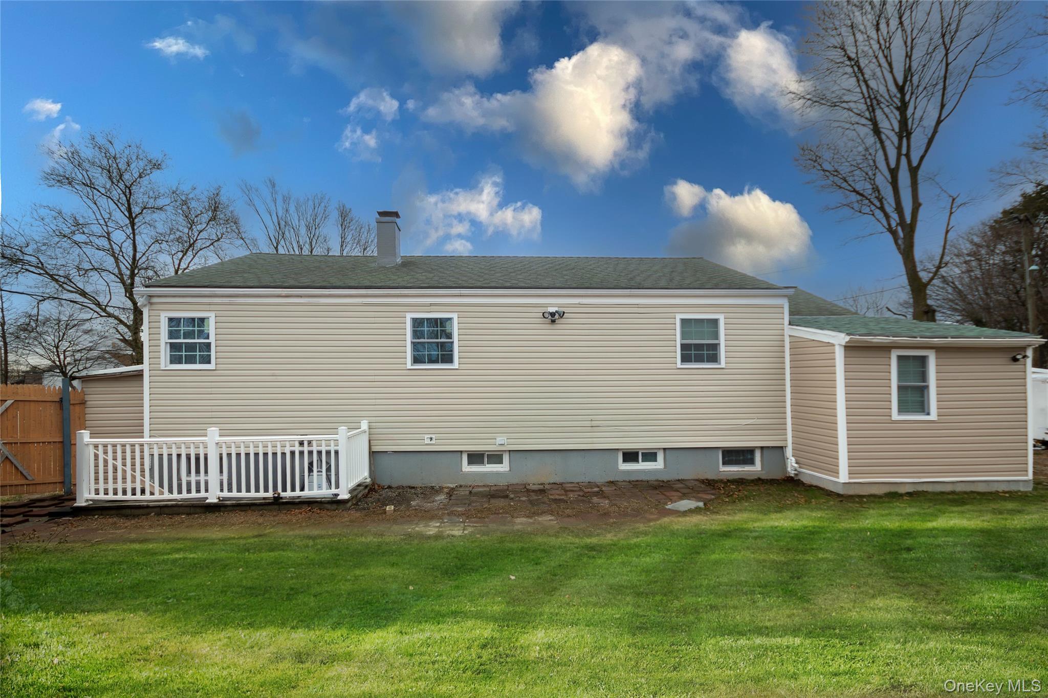 #4 photo, 505 Madison Avenue, 东长岛 Brentwood , NY 11717