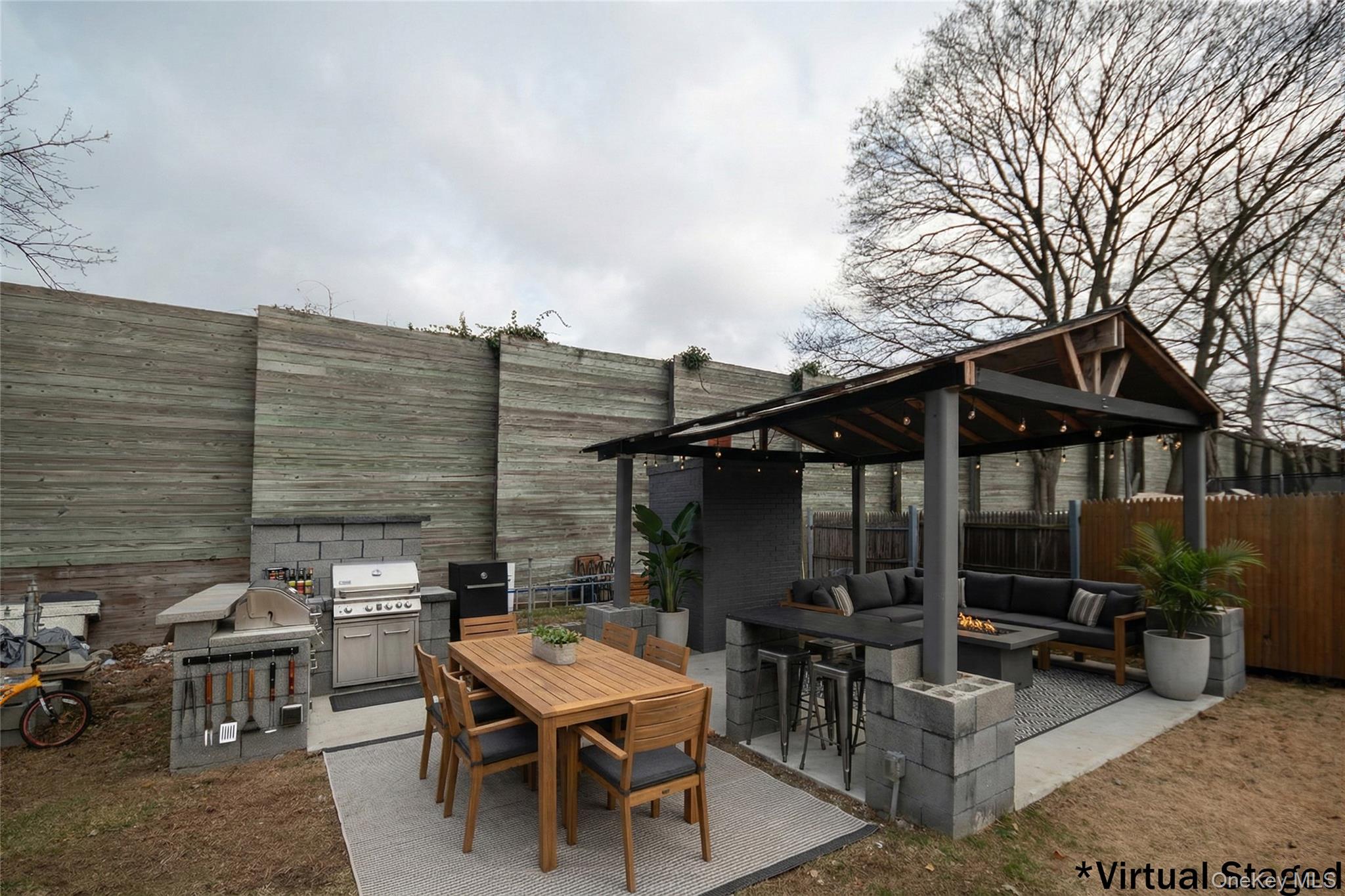 #5 photo, 505 Madison Avenue, 东长岛 Brentwood , NY 11717