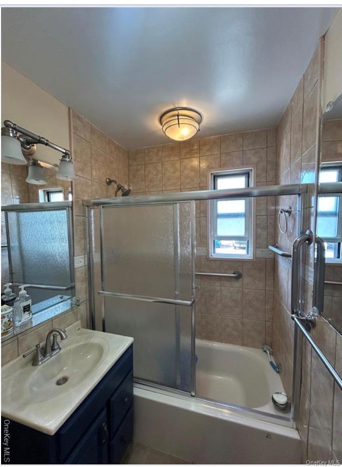 #20 photo, 82-34 Langdale Street, 뉴욕퀸즈 Floral Park , NY 11040