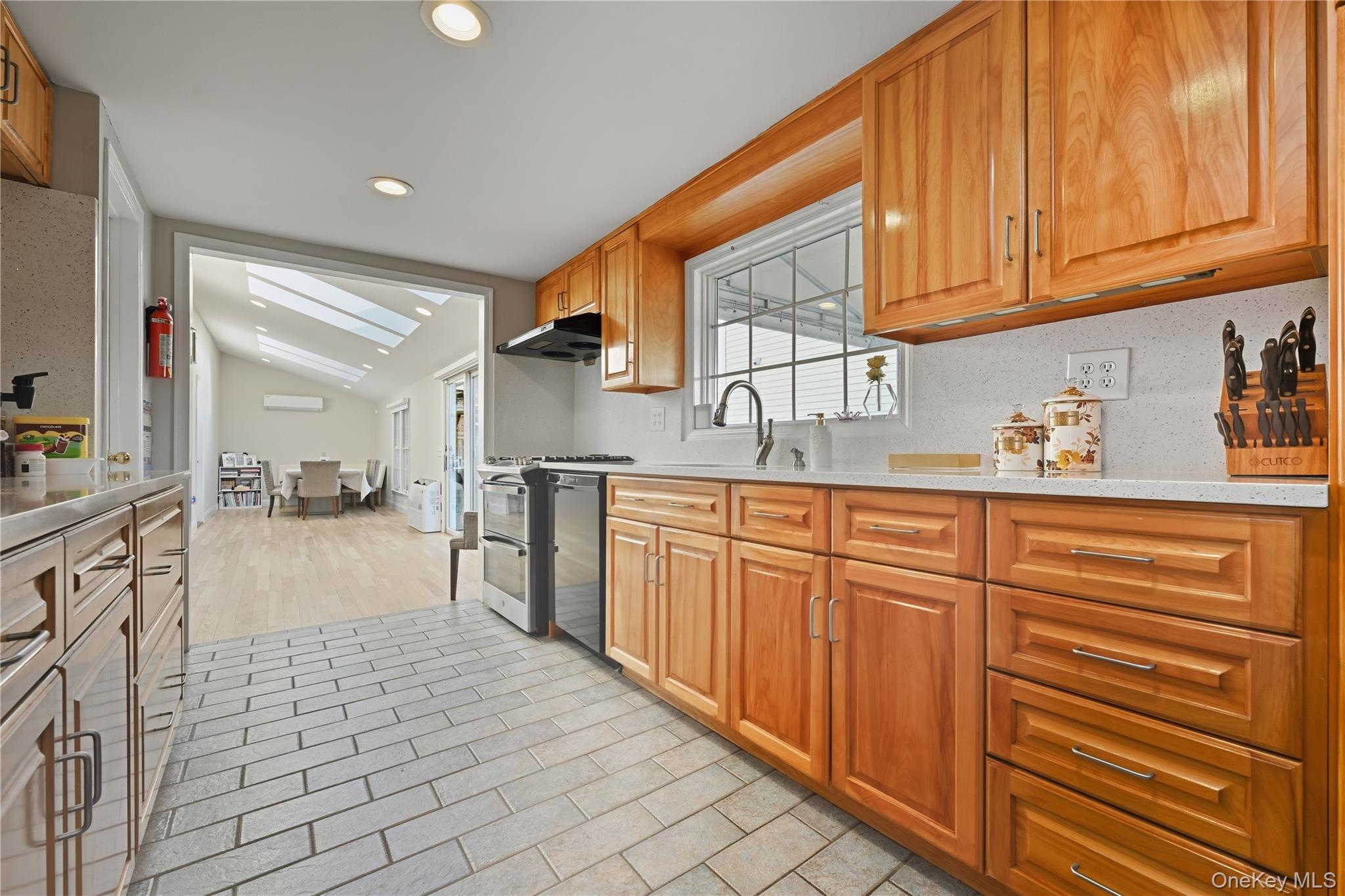 #5 photo, 8 Burton Avenue, Woodmere , NY 11598