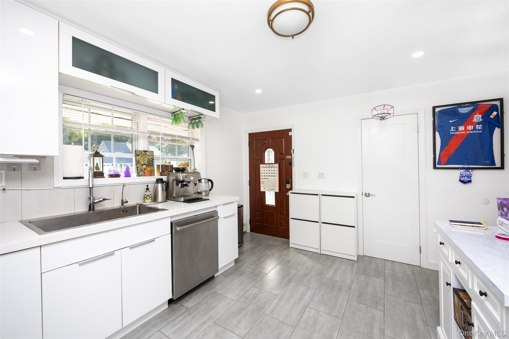 #10 photo, 80 Cypress Lane, वेस्टबरी Westbury , NY 11590