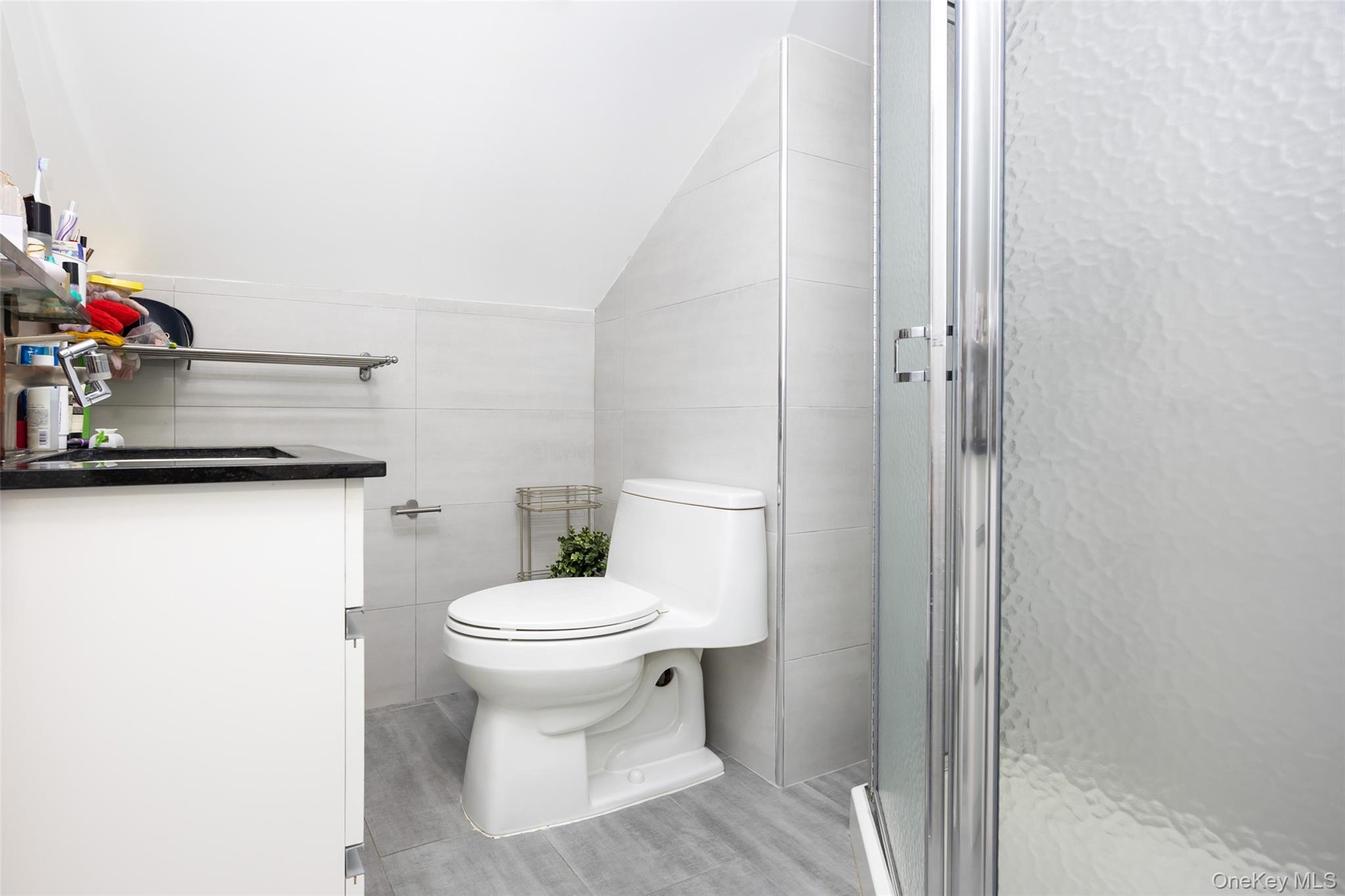 #16 photo, 80 Cypress Lane, वेस्टबरी Westbury , NY 11590