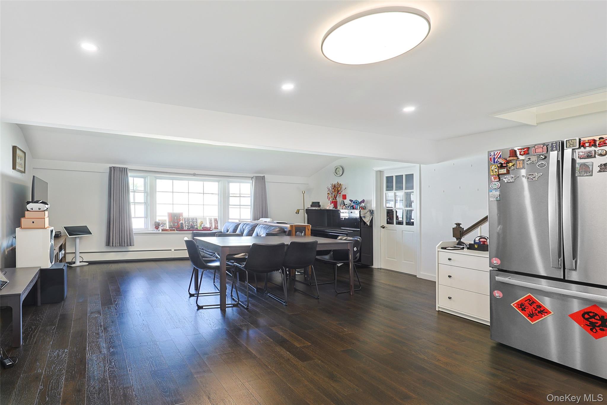 #2 photo, 80 Cypress Lane, वेस्टबरी Westbury , NY 11590