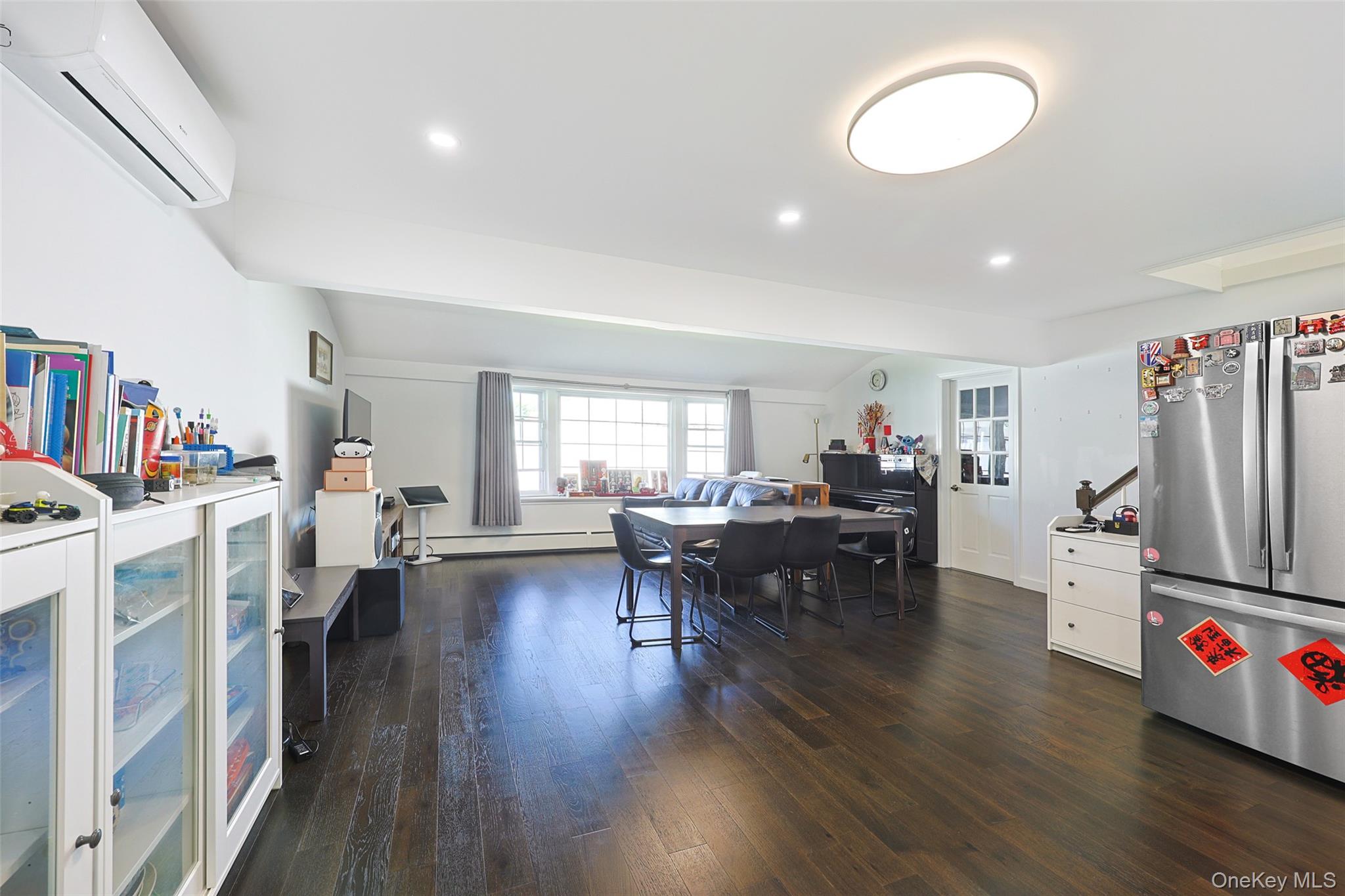 #4 photo, 80 Cypress Lane, वेस्टबरी Westbury , NY 11590