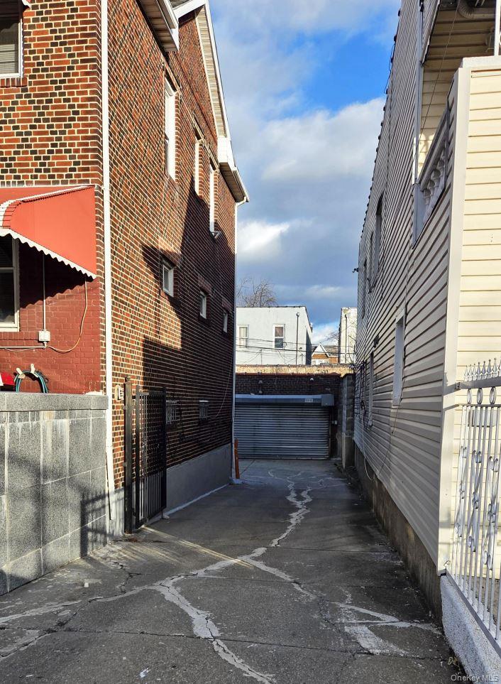 #11 photo, 2555 97th Street, كوينز East Elmhurst , NY 11369