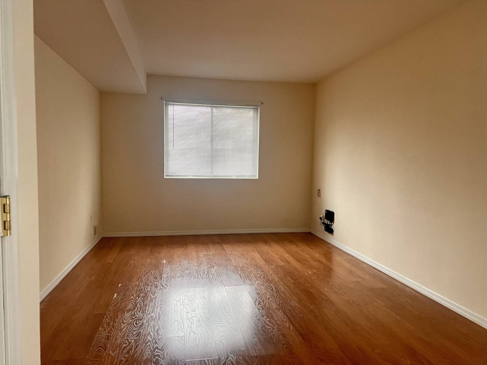 #5 photo, 249 Warwick Ave, #2, Staten Island , NY 10314