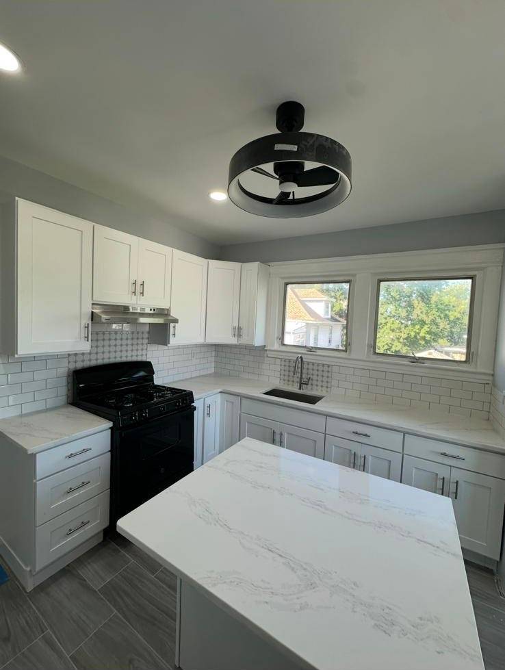 #3 photo, 291 Potter Ave, #2, Staten Island , NY 10314