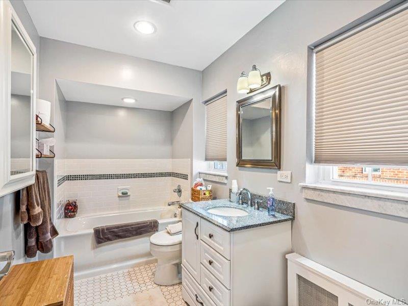 #19 photo, 8207 213th Street, Queens Village , NY 11427