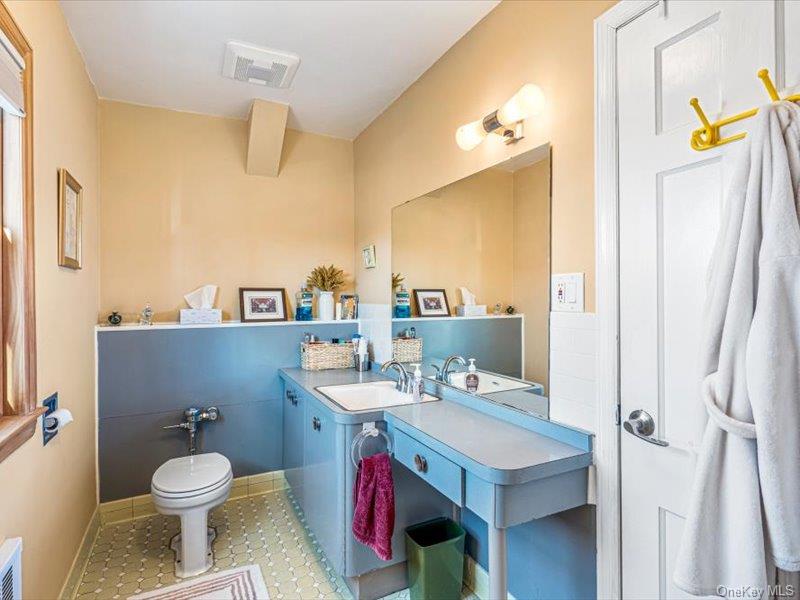 #20 photo, 8207 213th Street, Queens Village , NY 11427