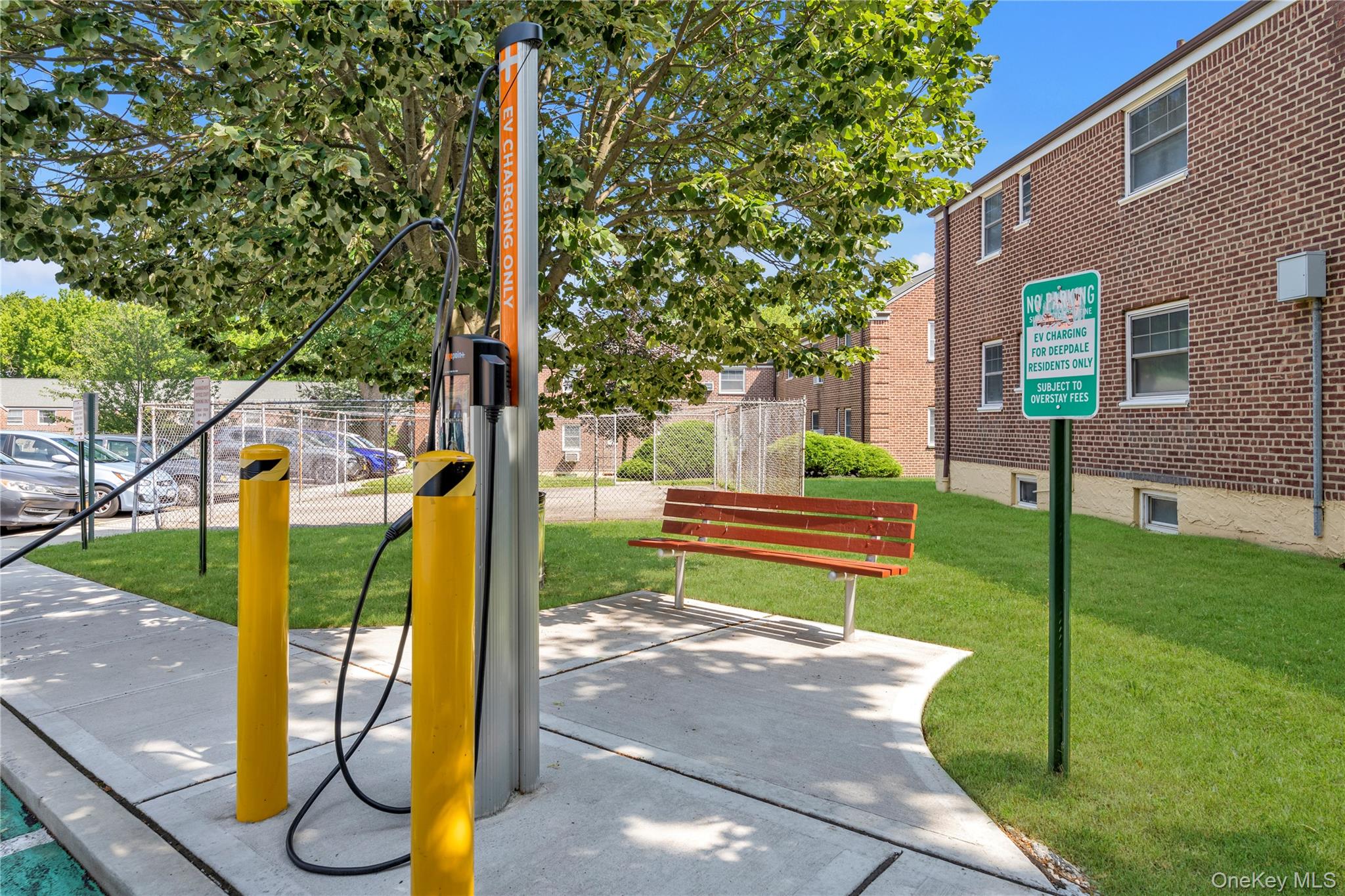 #12 photo, 60-58 251st Street, Little Neck , NY 11362