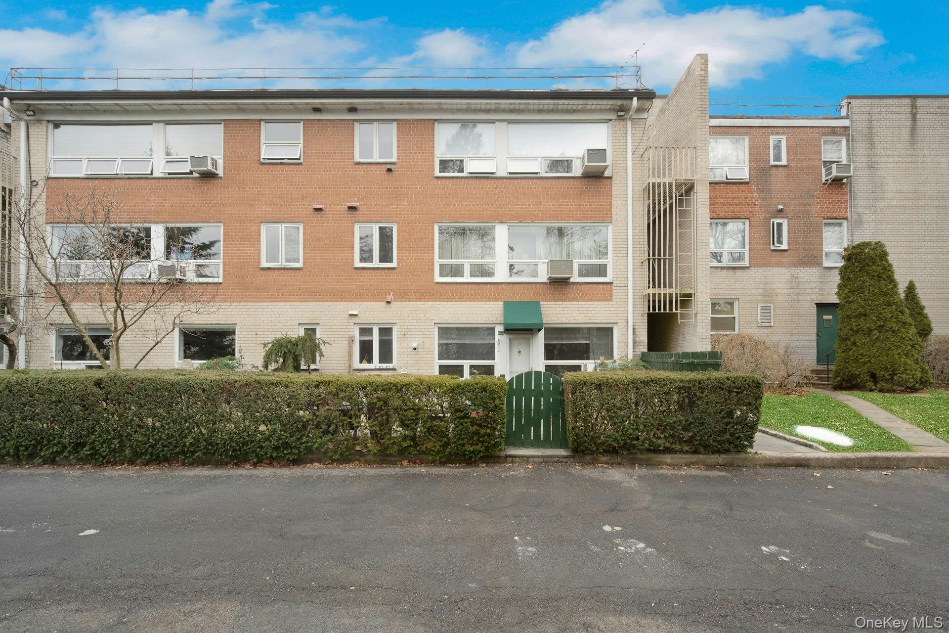 #3 photo, 22 Channing Place, Eastchester , NY 10709