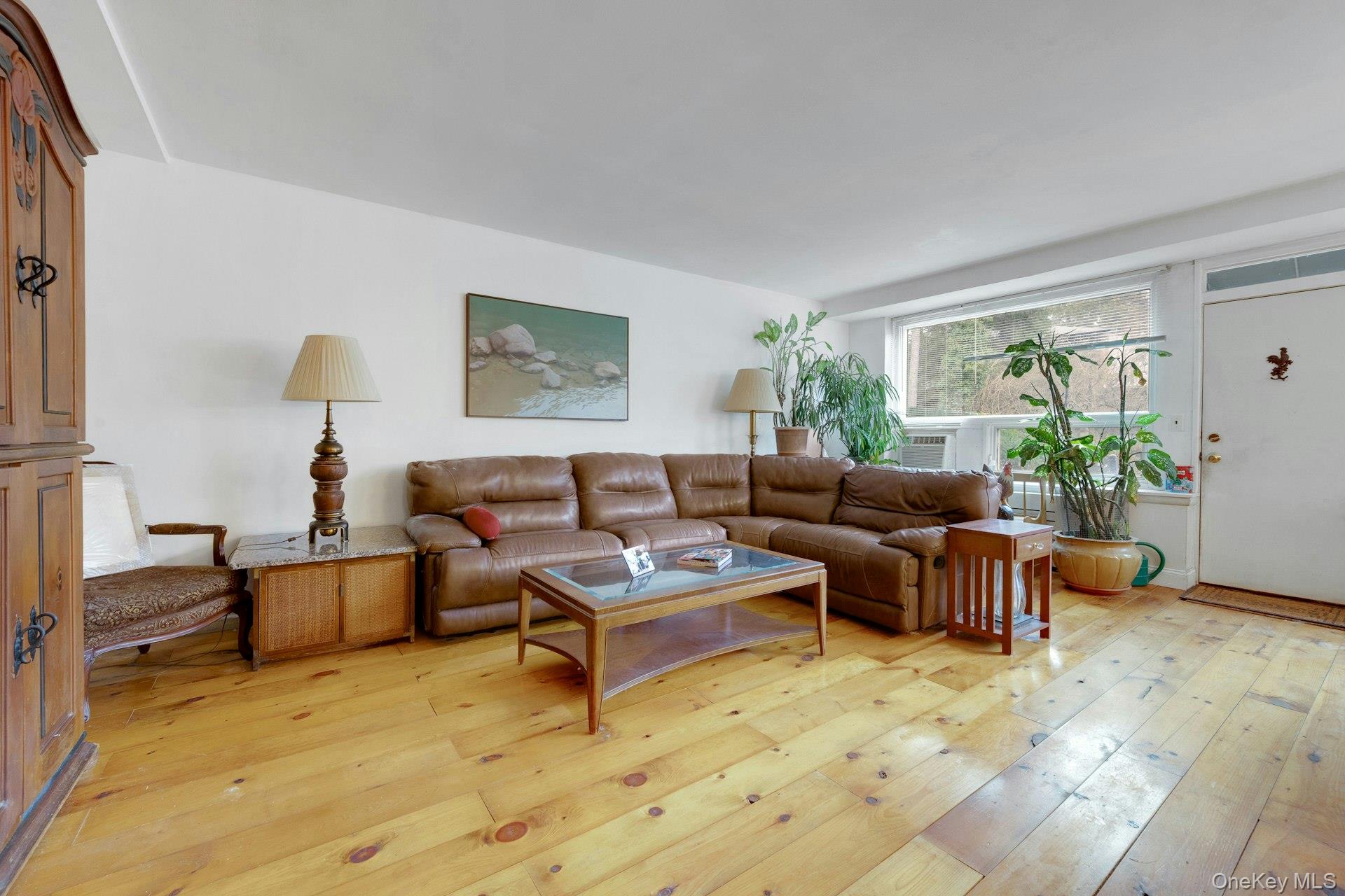 #4 photo, 22 Channing Place, Eastchester , NY 10709