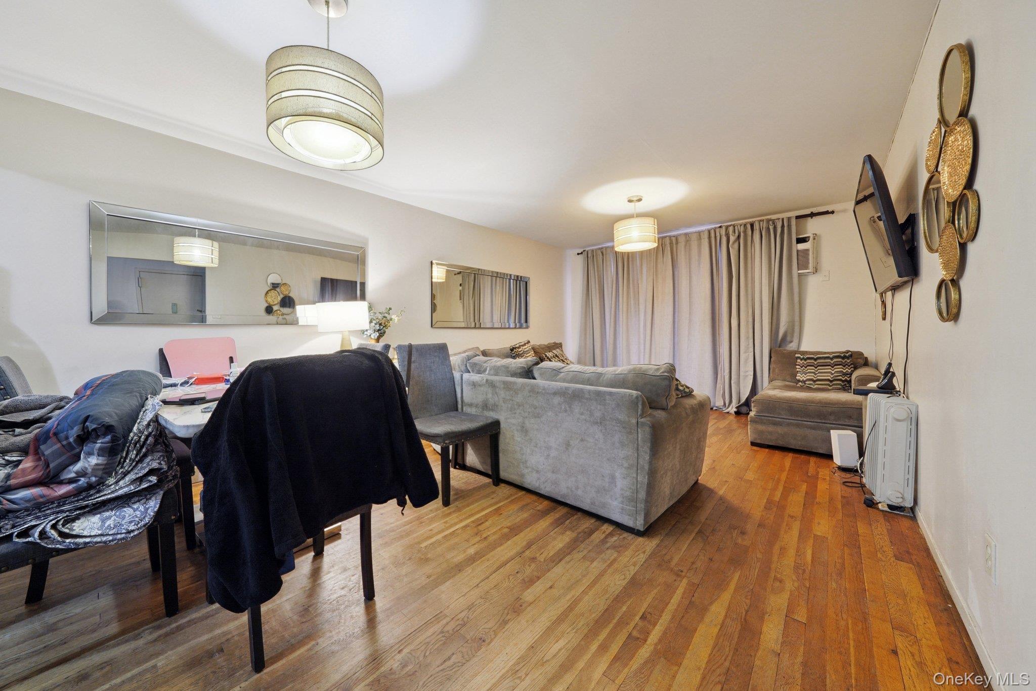 #12 photo, 831 E 221st Street, Bronx , NY 10467