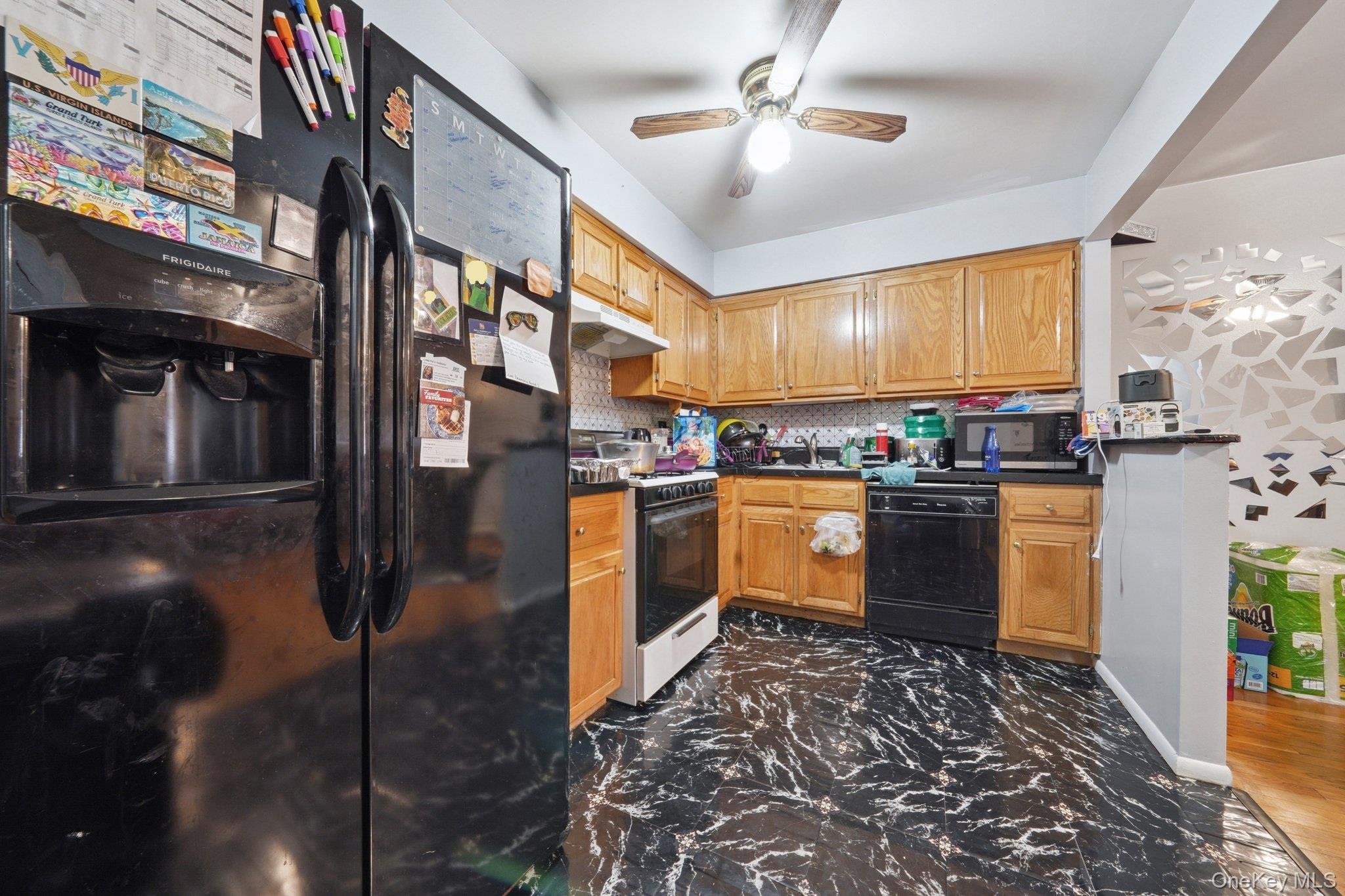 #19 photo, 831 E 221st Street, Bronx , NY 10467